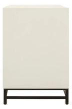 Lombok Wood Pattern door Sideboard