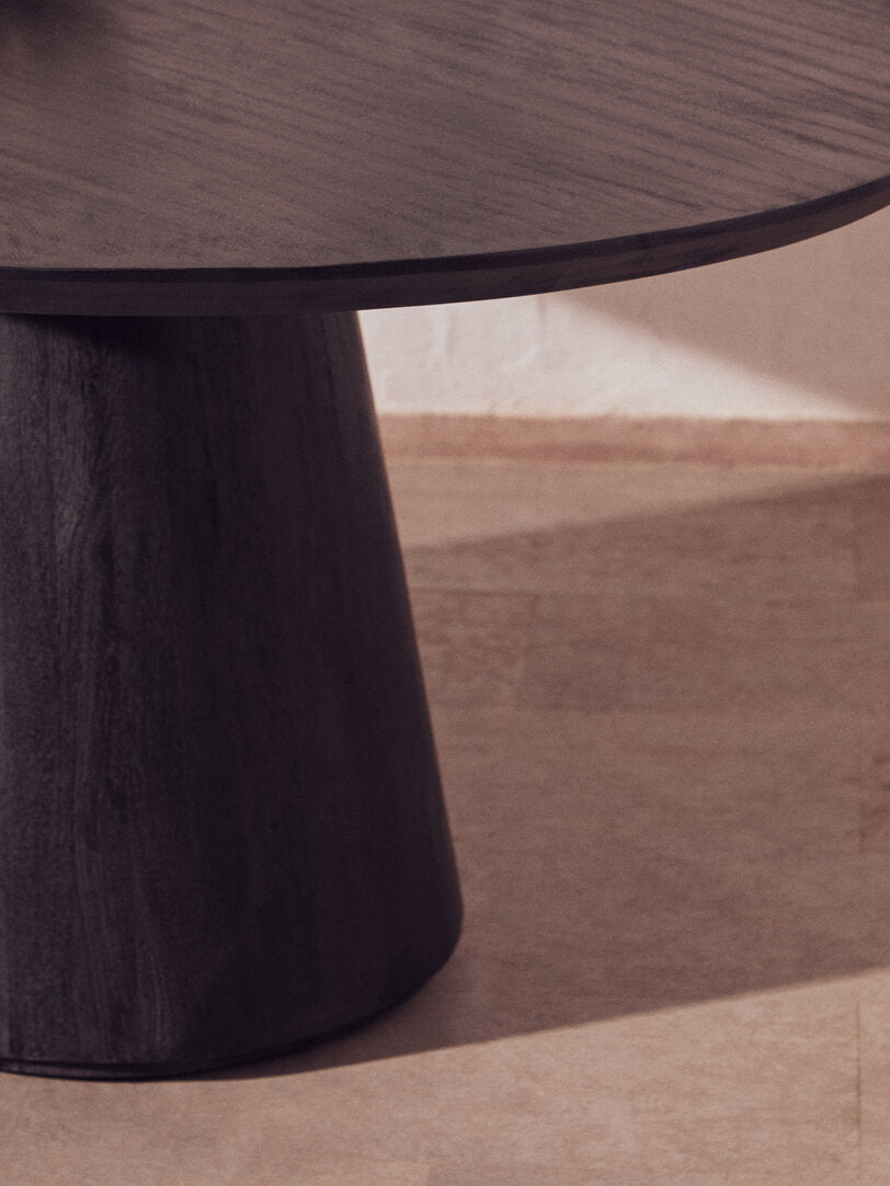 Perdoba Mango Wood Oval Dining Table in Black Finish