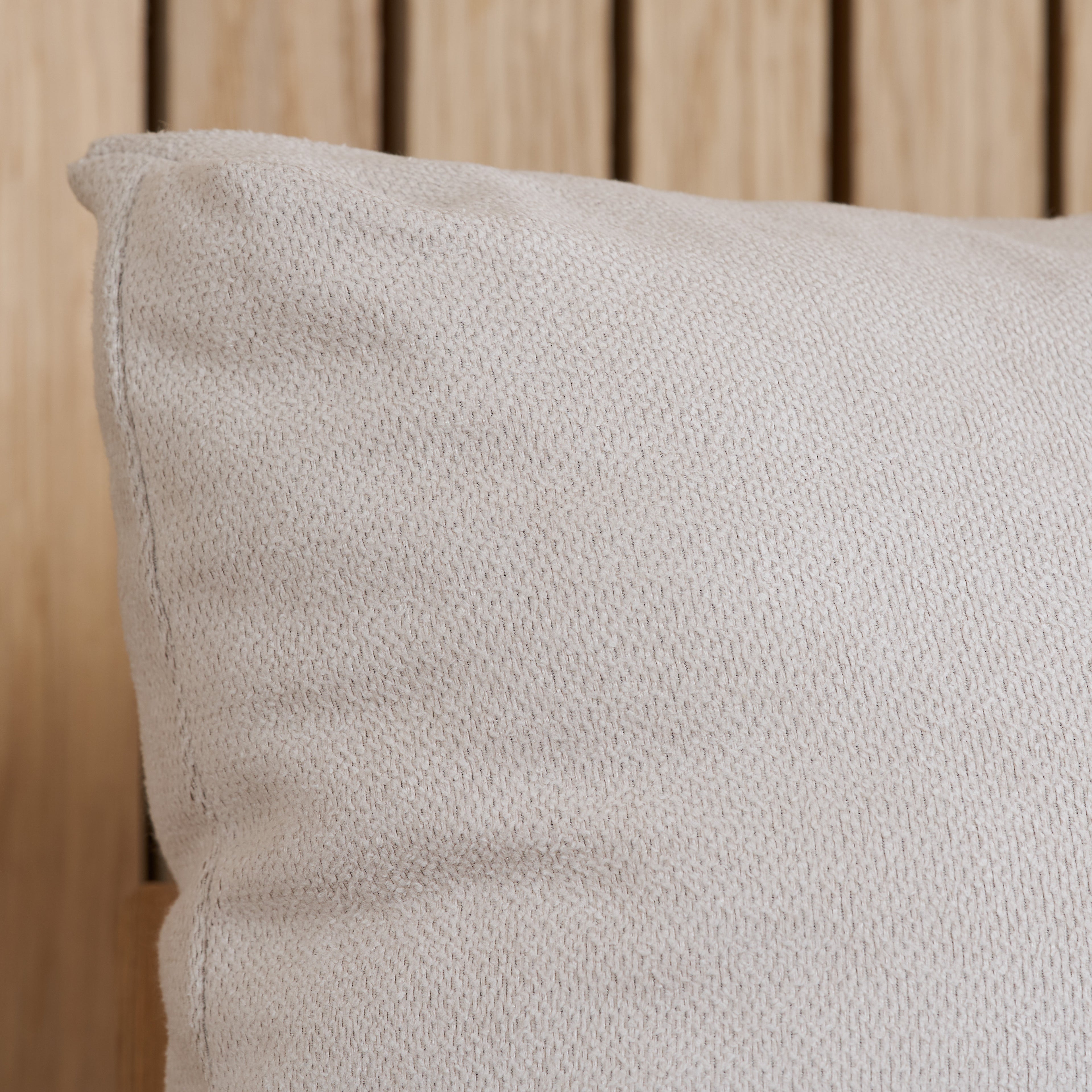 Ander King Bed With Cushion