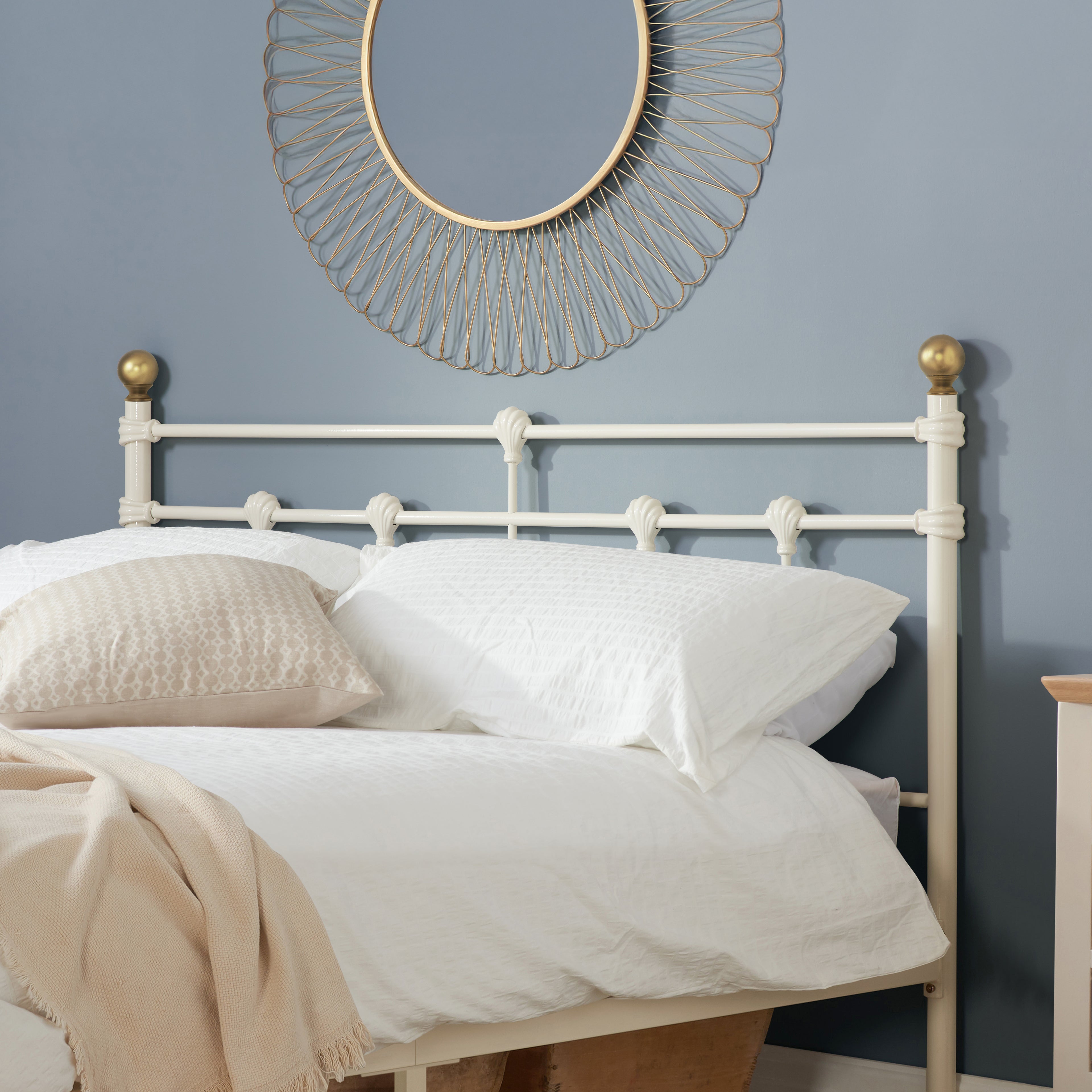 135cm Atlas Bed Cream