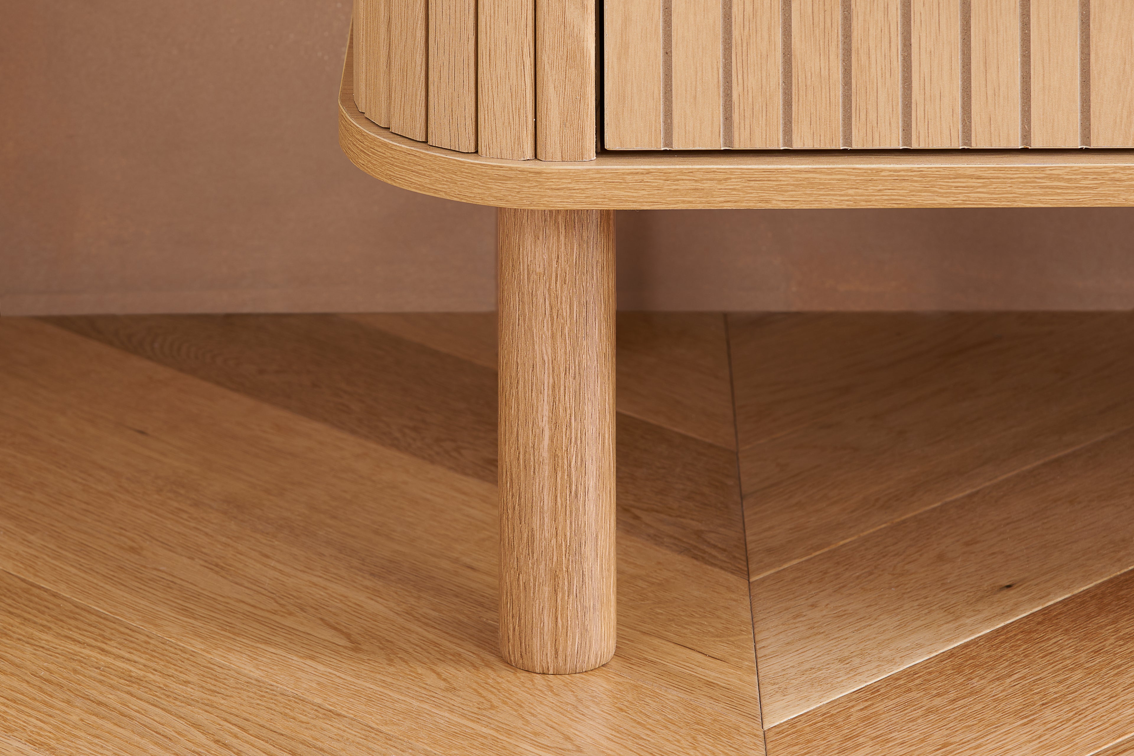 Axel 5 Drawer Fluted Chest