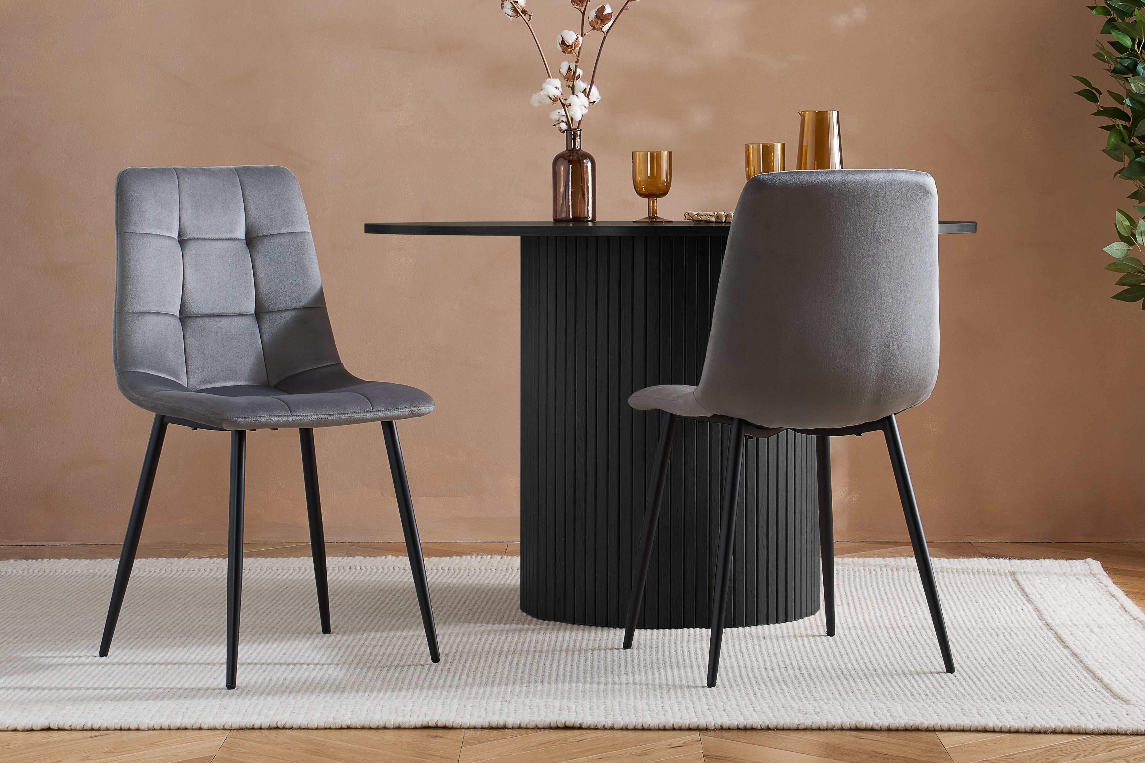 Axel Round Fluted Dining Table