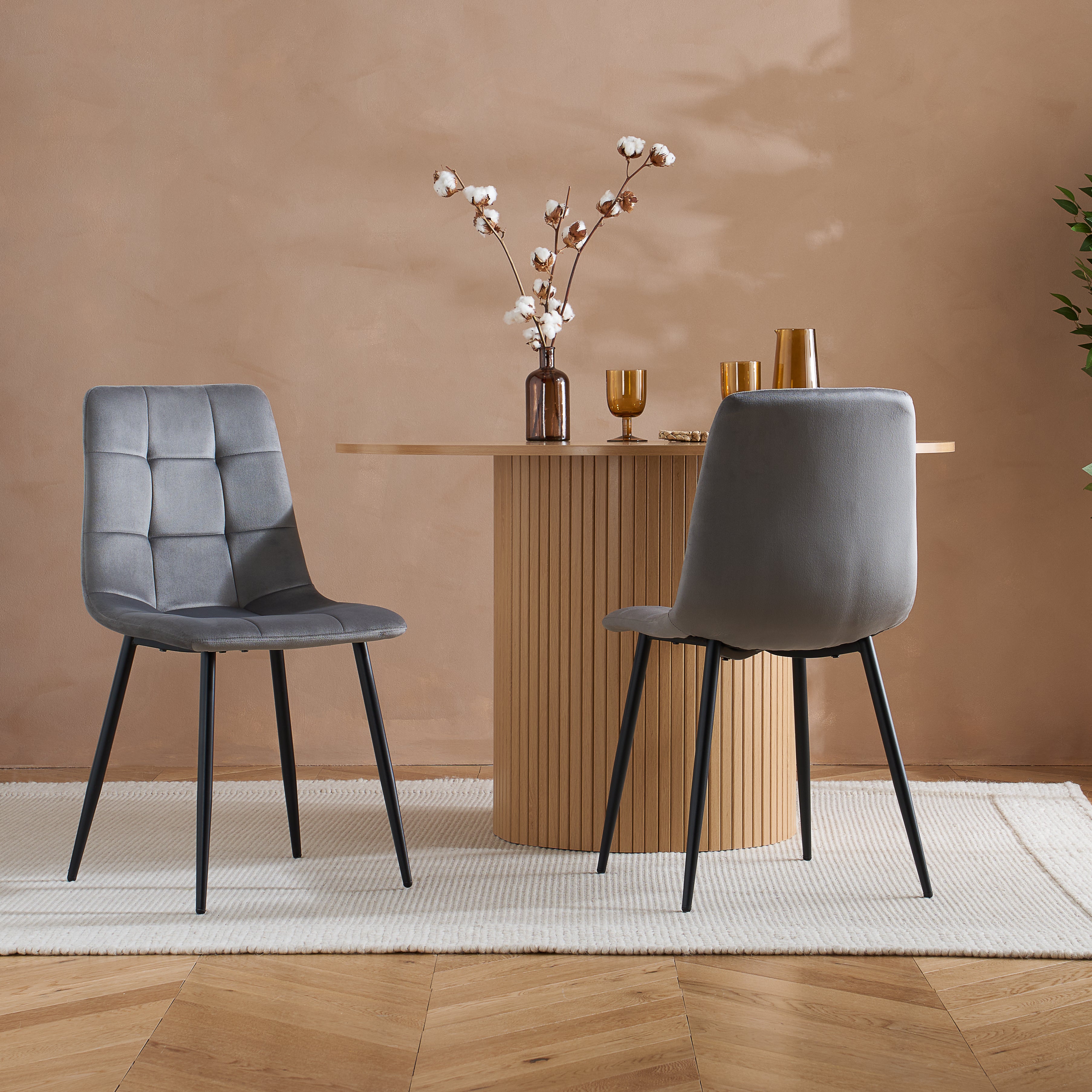 Axel Round Fluted Dining Table