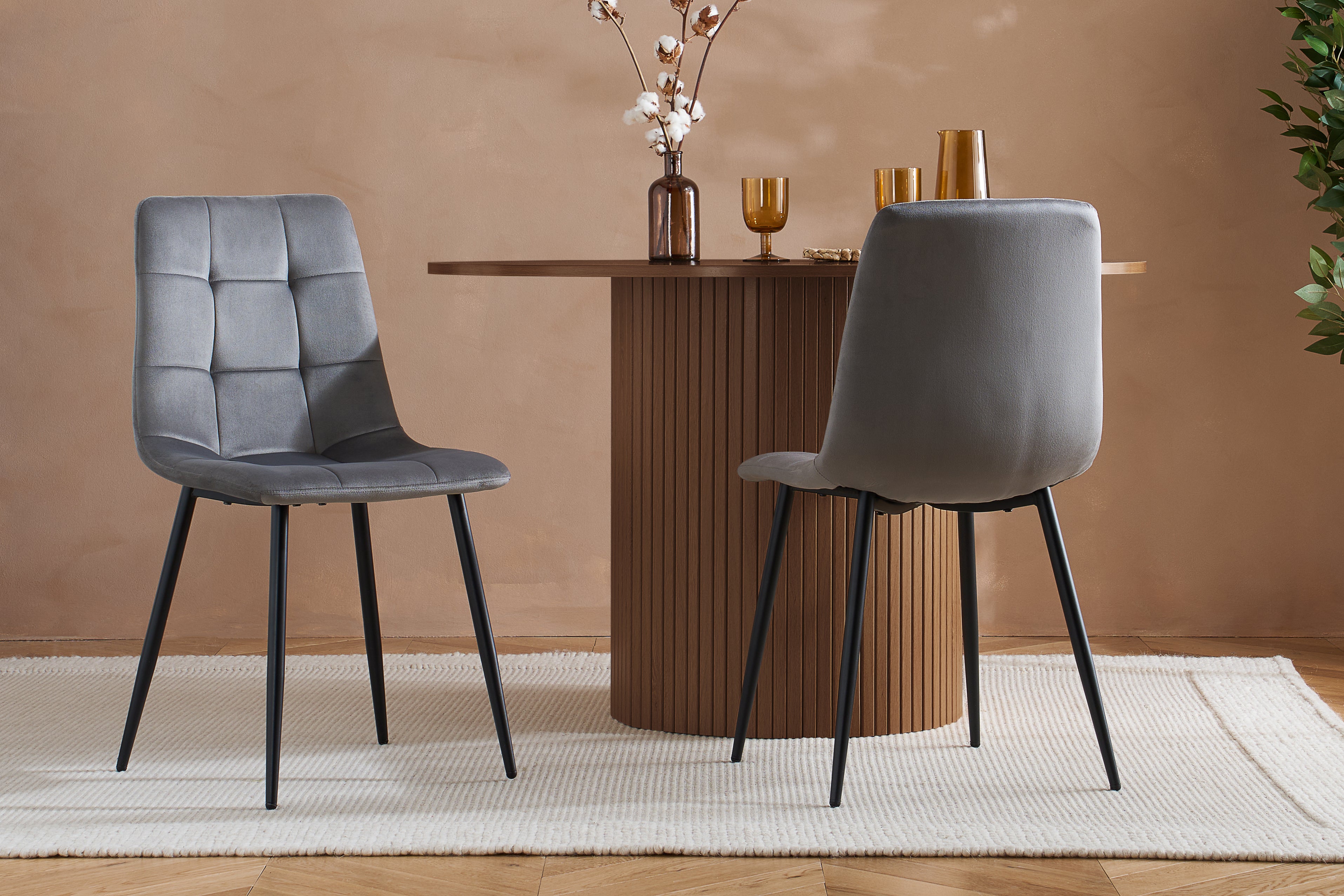 Axel Round Fluted Dining Table