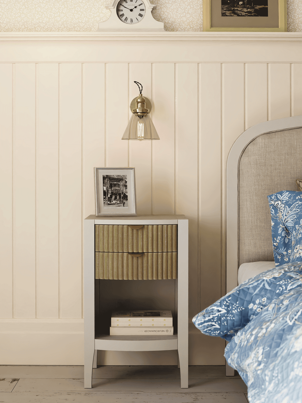 Abbeydale Soft Natural 2 Drawer Bedside Table
