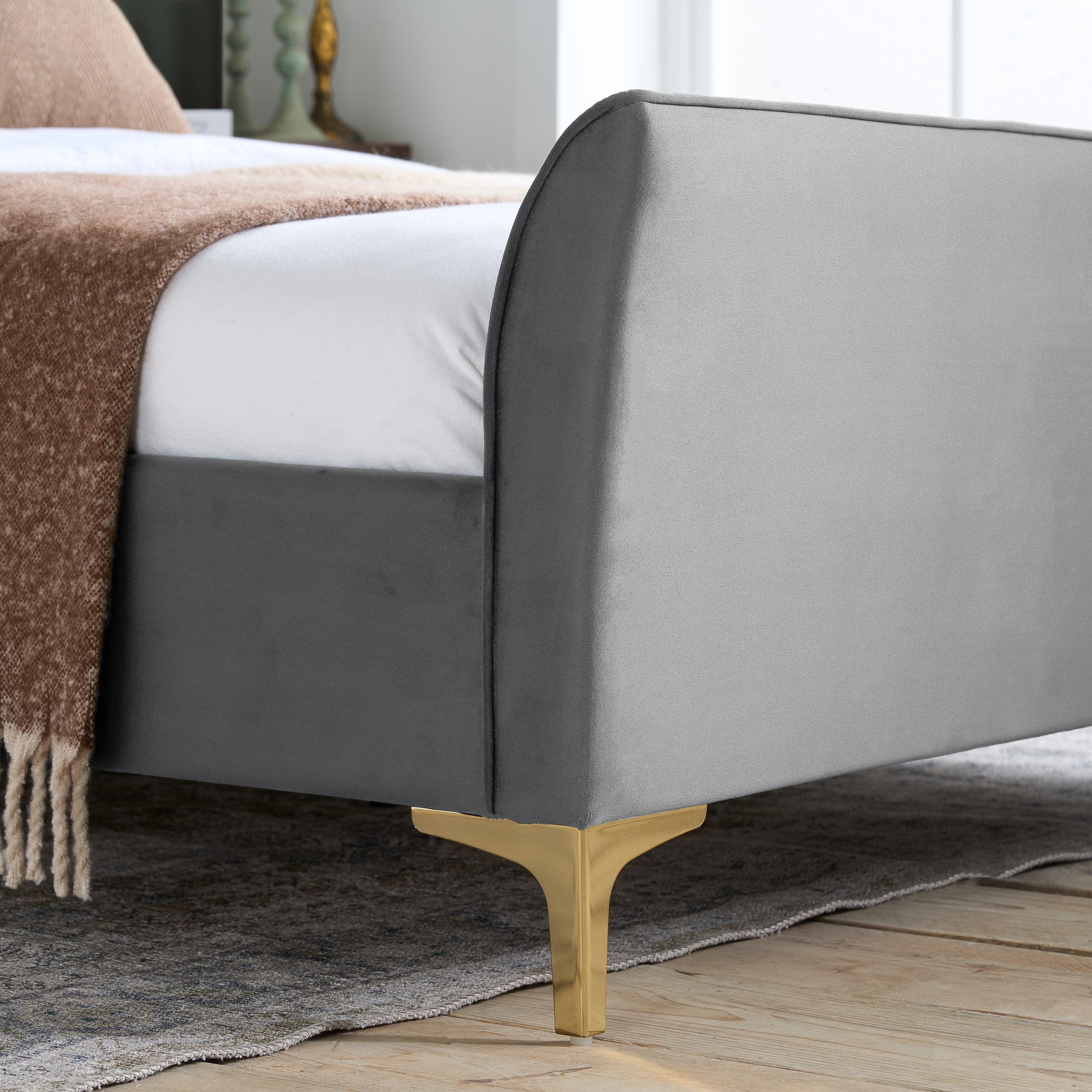 Clover Double Bed