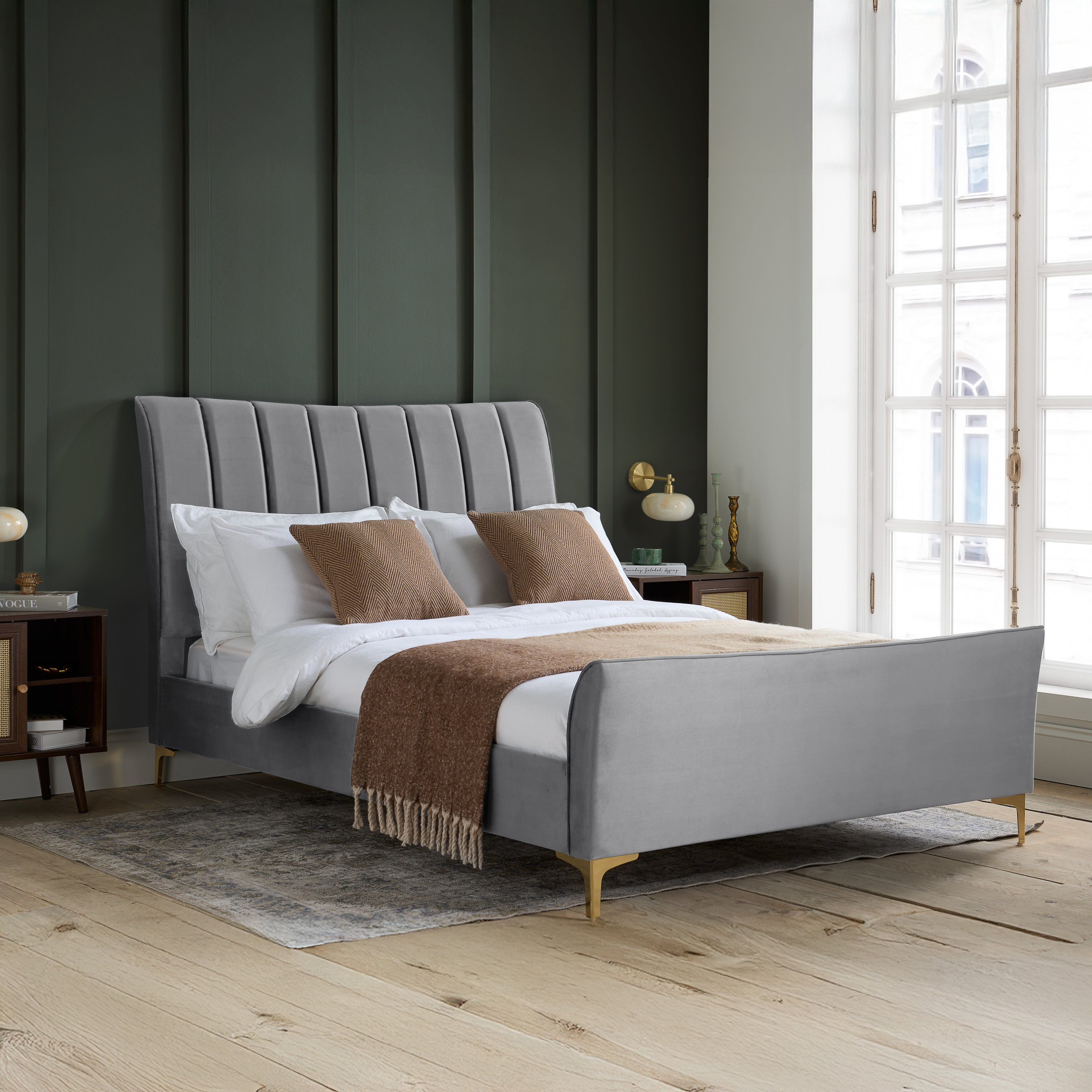 Clover King  Bed
