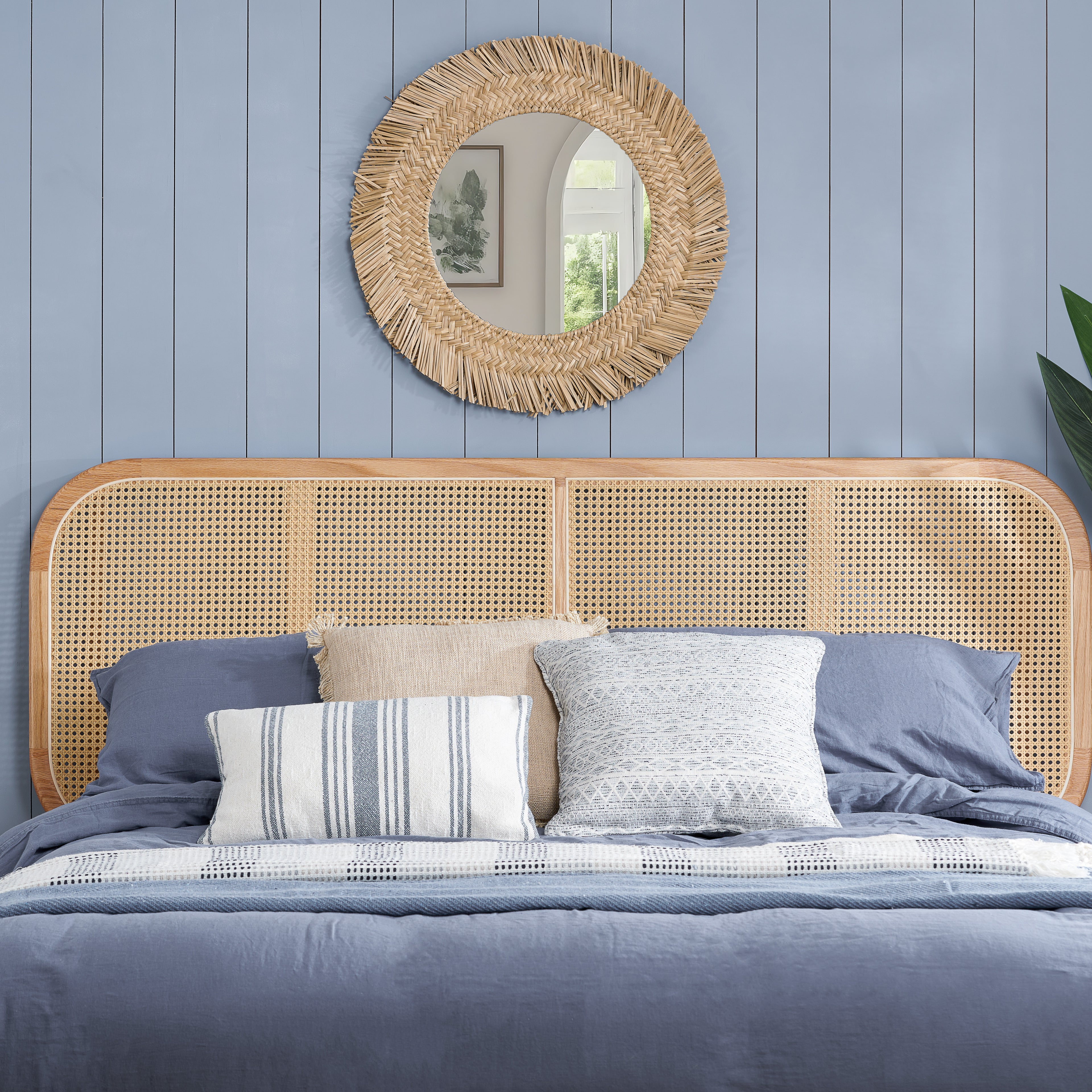 Elina King Rattan Bed