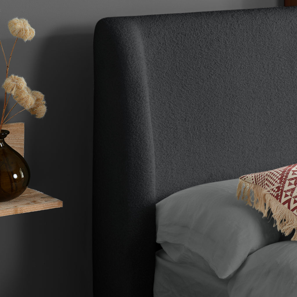 Halfden King Bed
