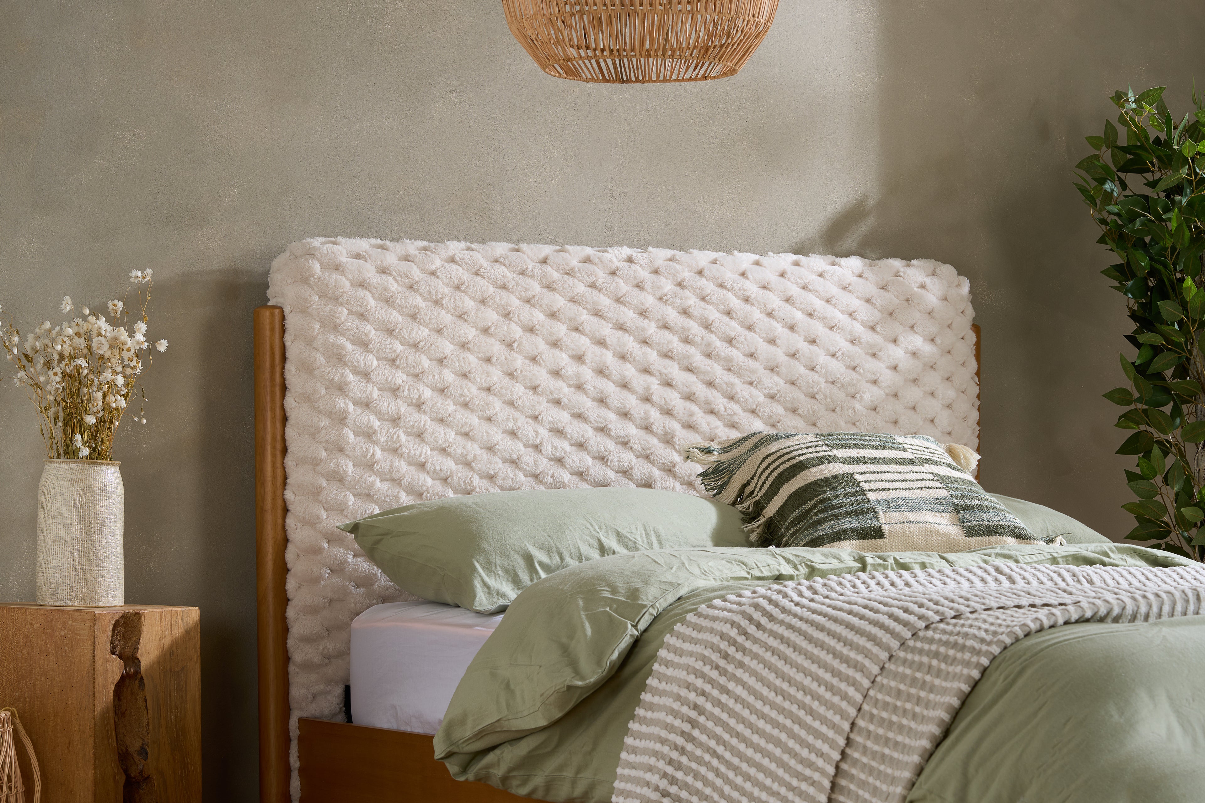 Hatti King Bed