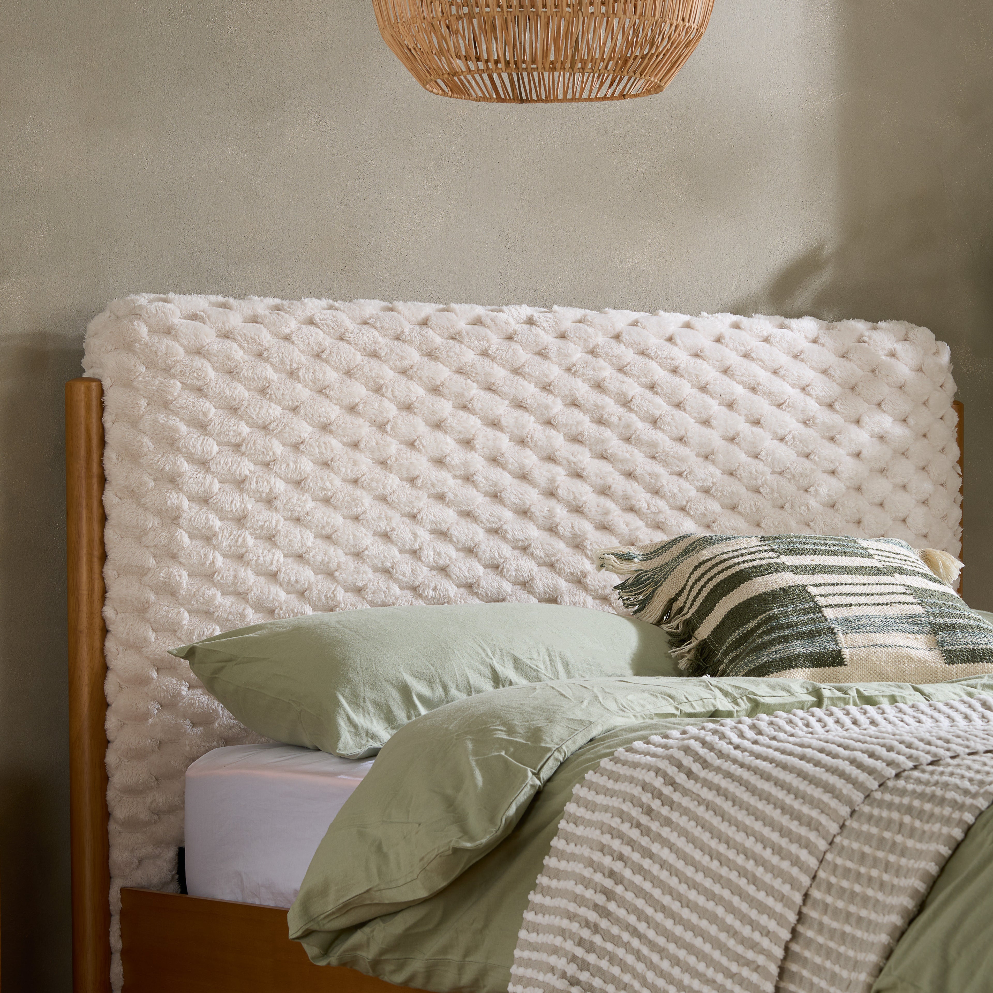 Hatti King Bed