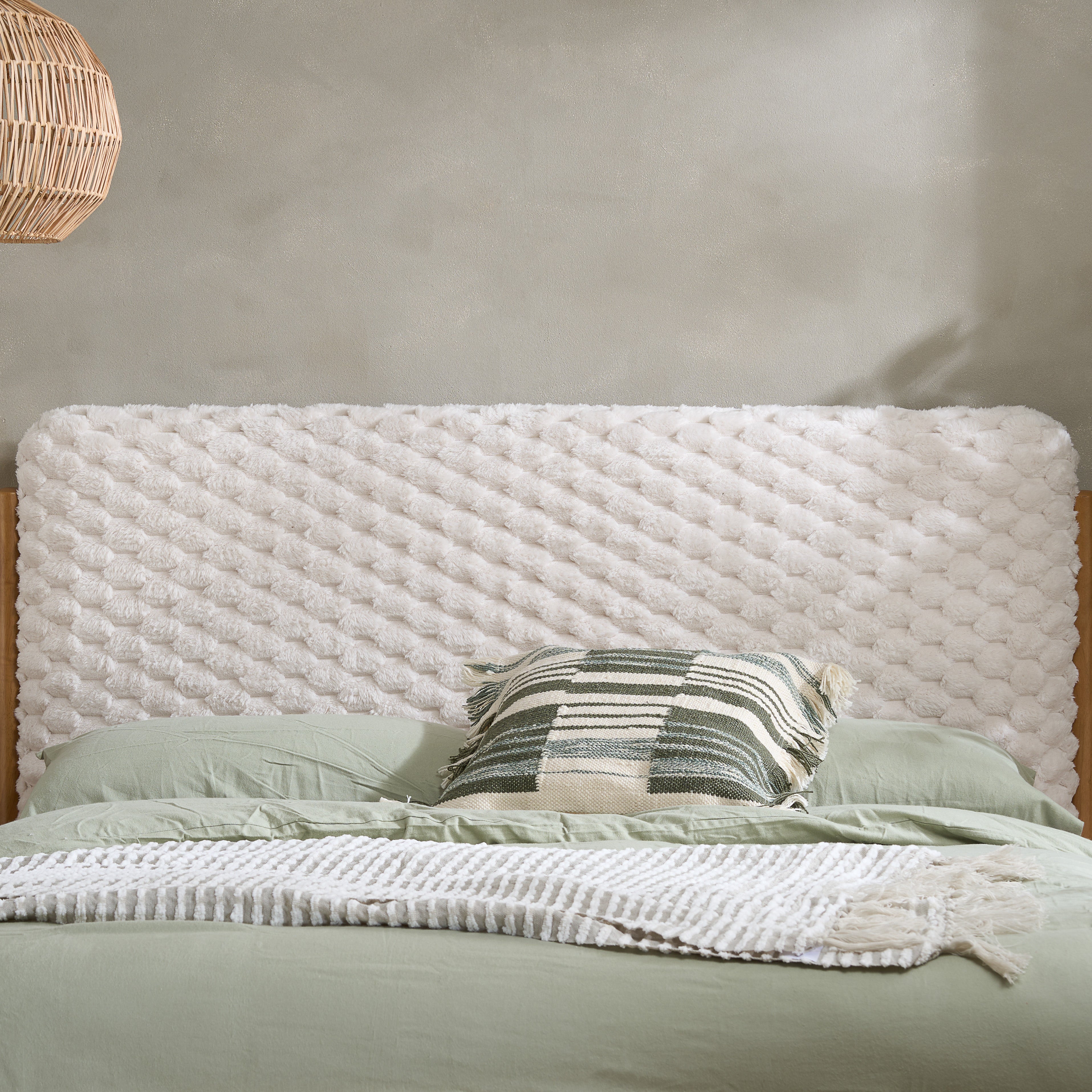 Hatti Double Bed