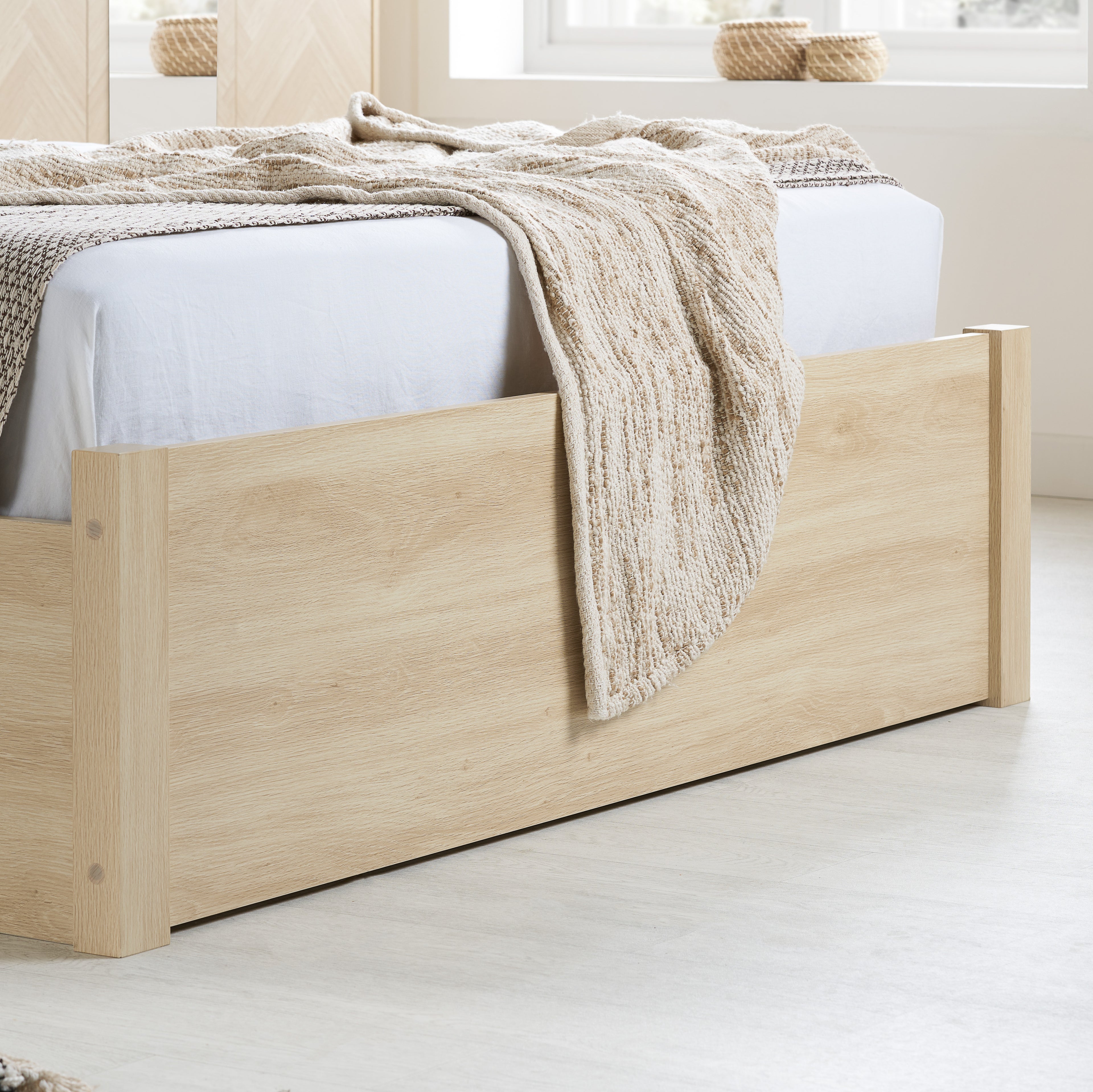 Herringford Double Ottoman Bed
