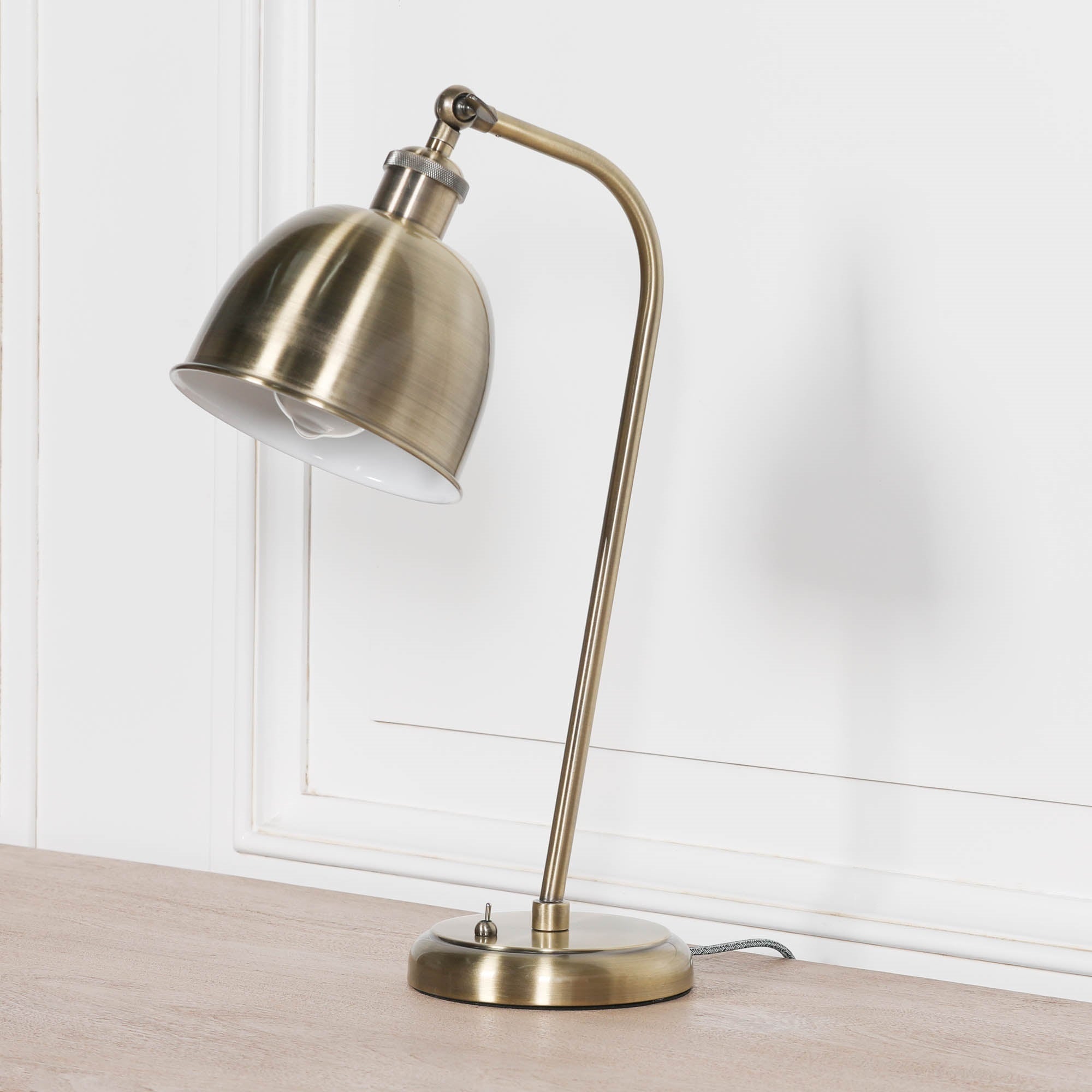 Industrial Style Stain Brass Metal Table Lamp with Shade