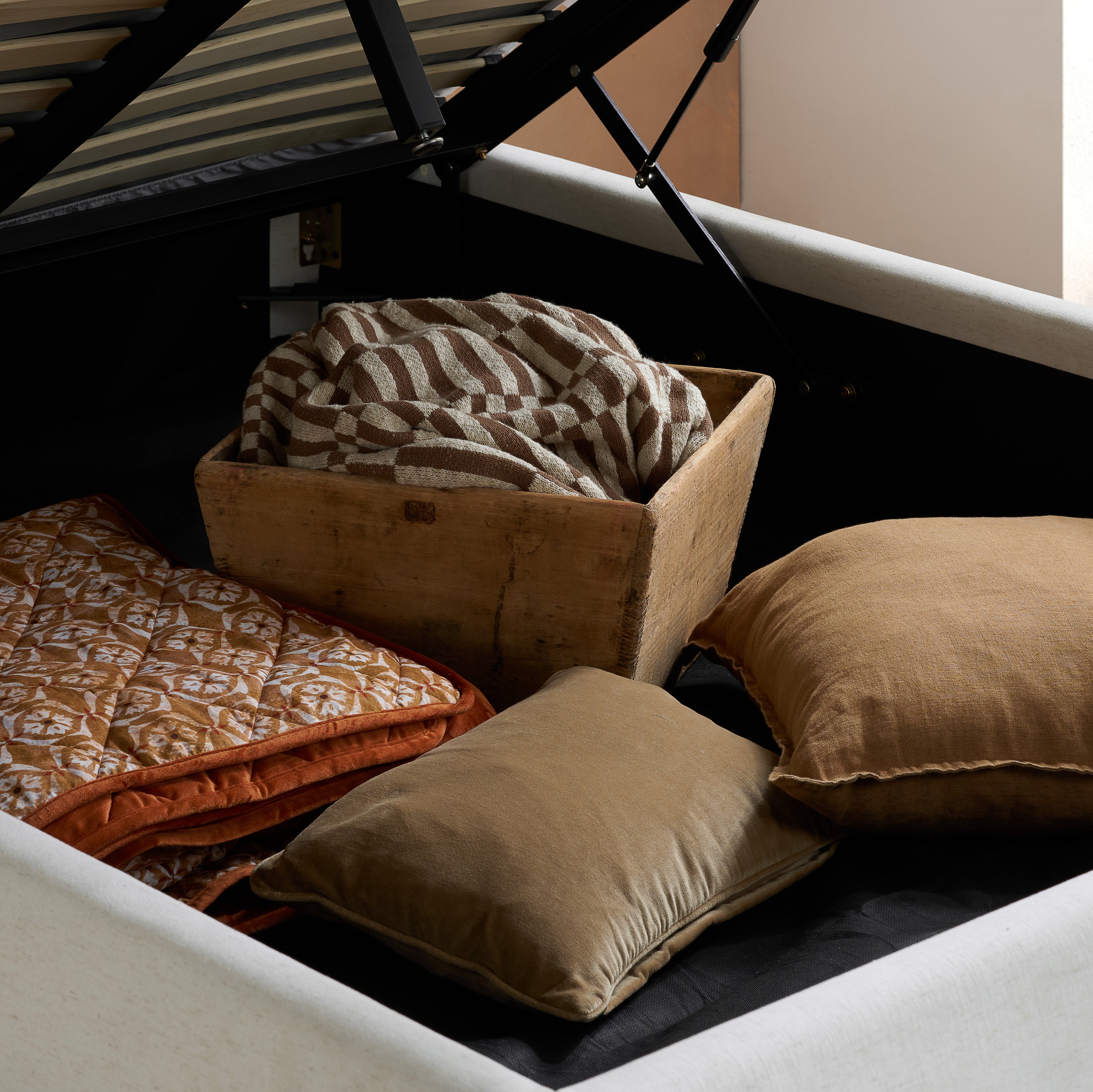 Lanis Ottoman Bed Double