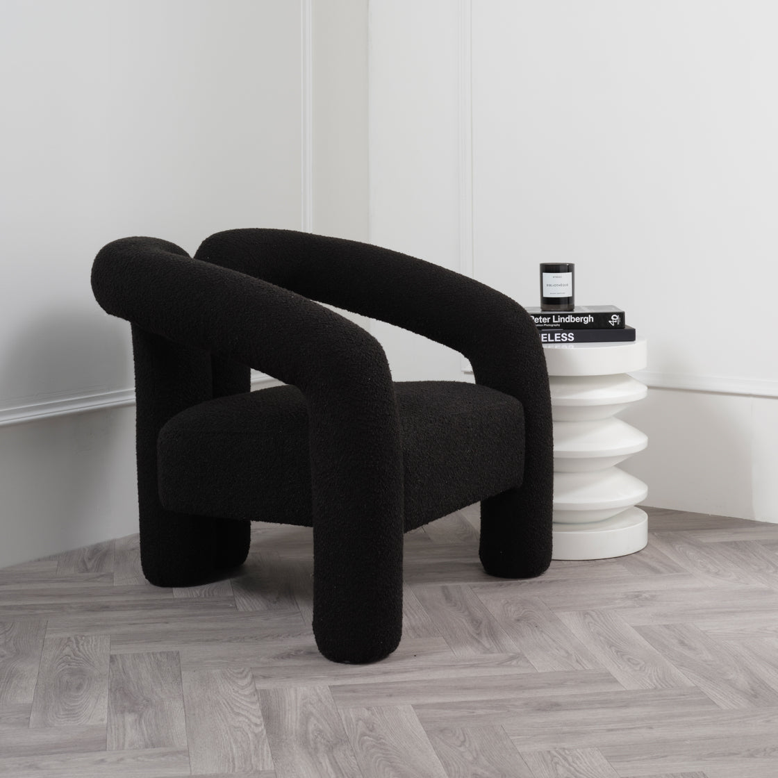 FREYJA BLACK CHAIR