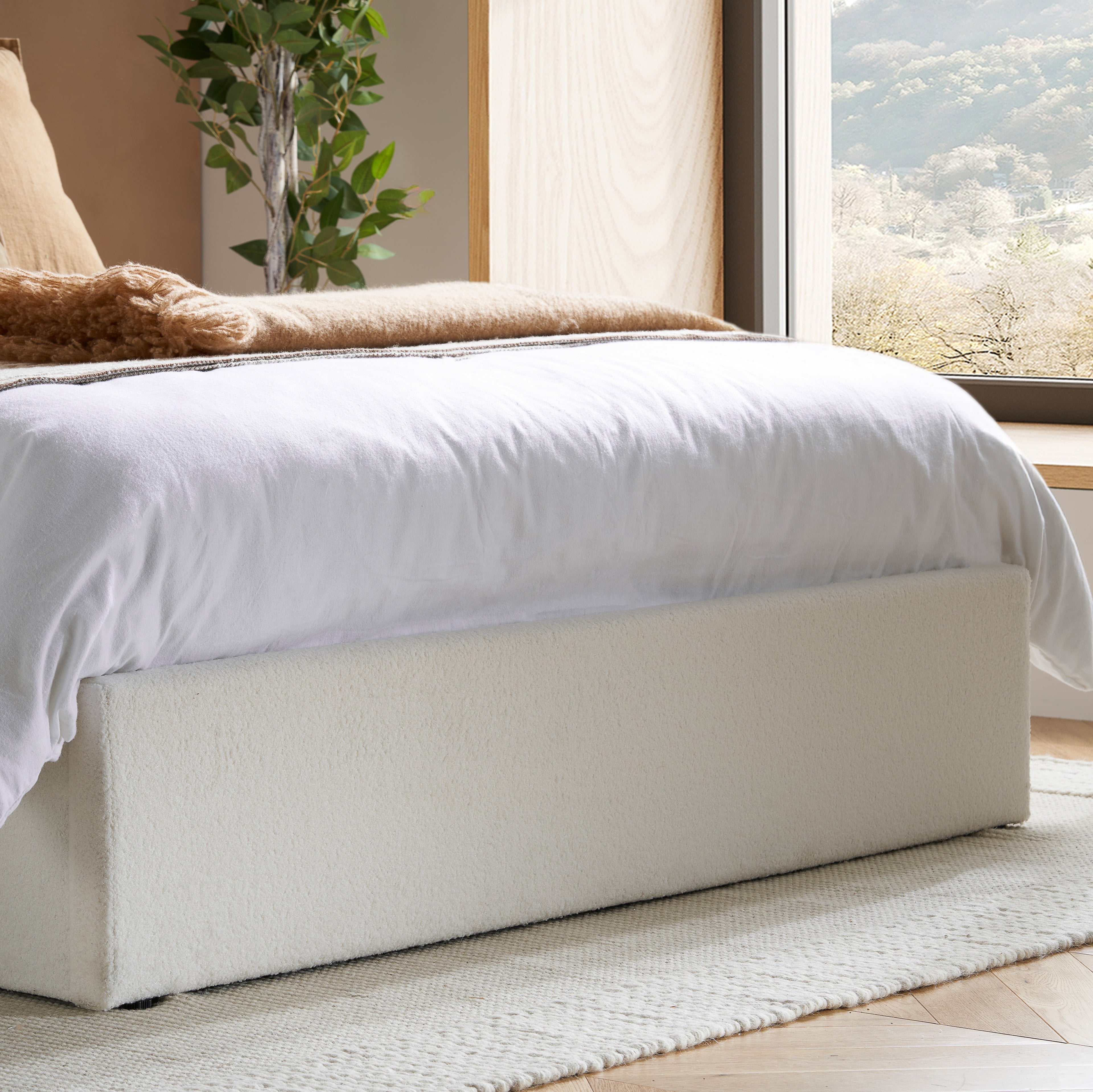 Maisey Ottoman Bed King