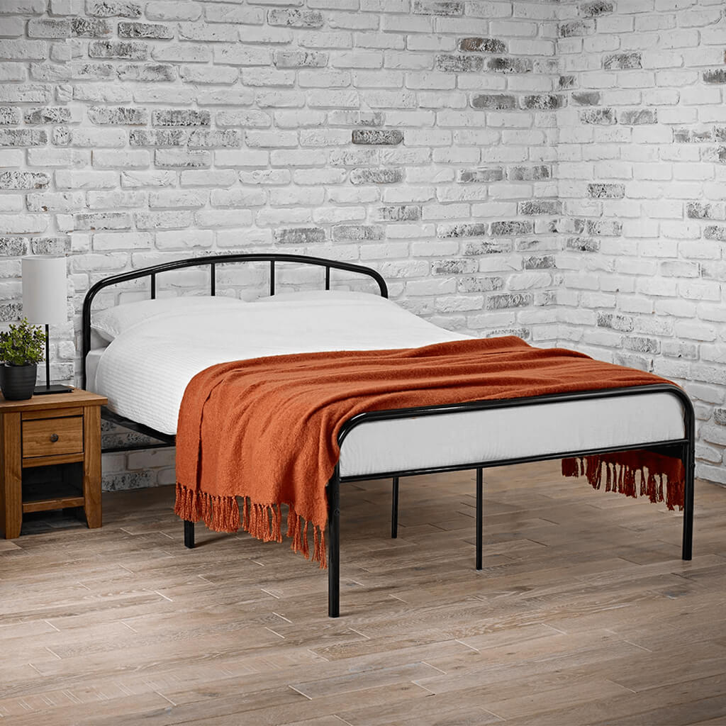 Milton 4.0 Small Double Bed Black