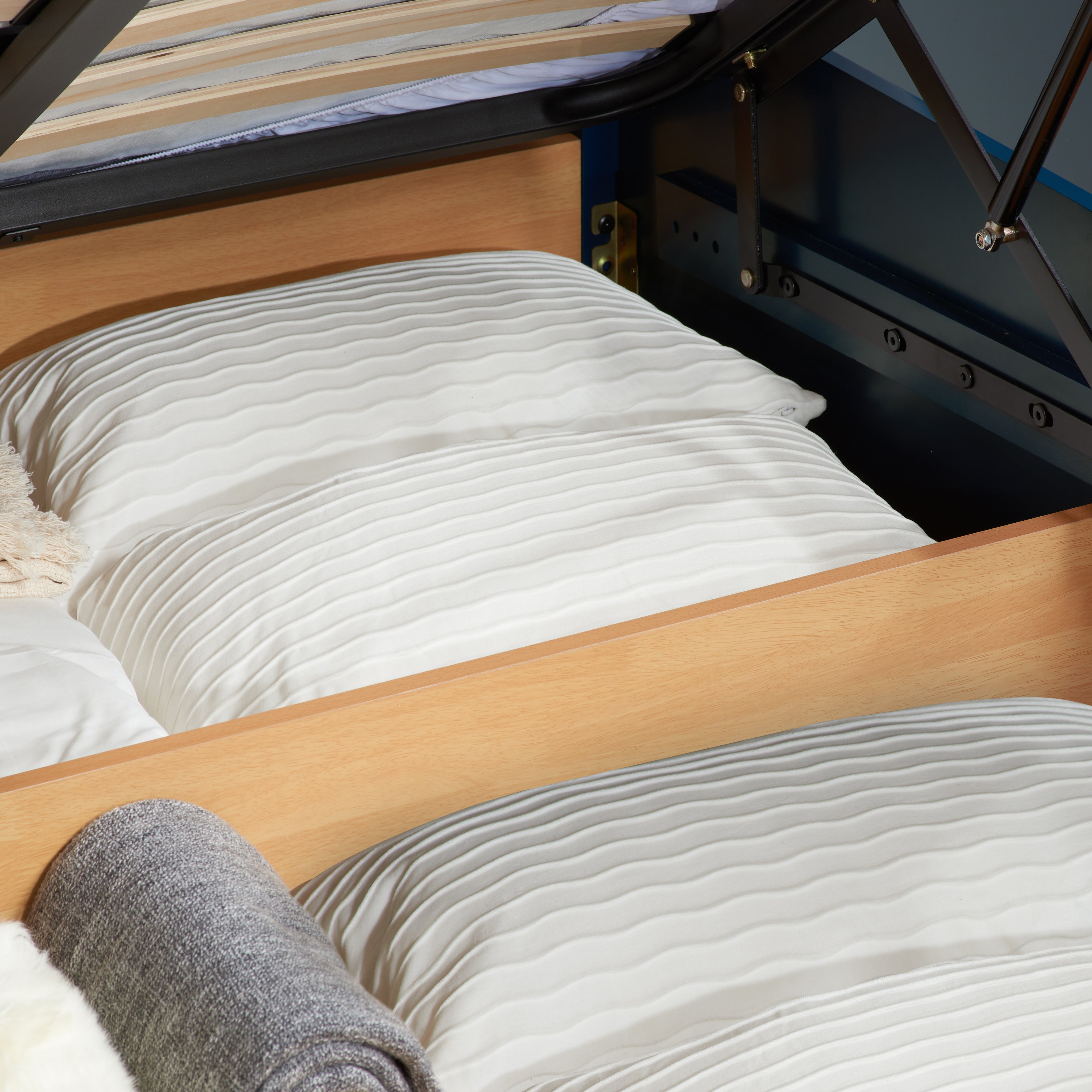 Phoenix King Ottoman Bed