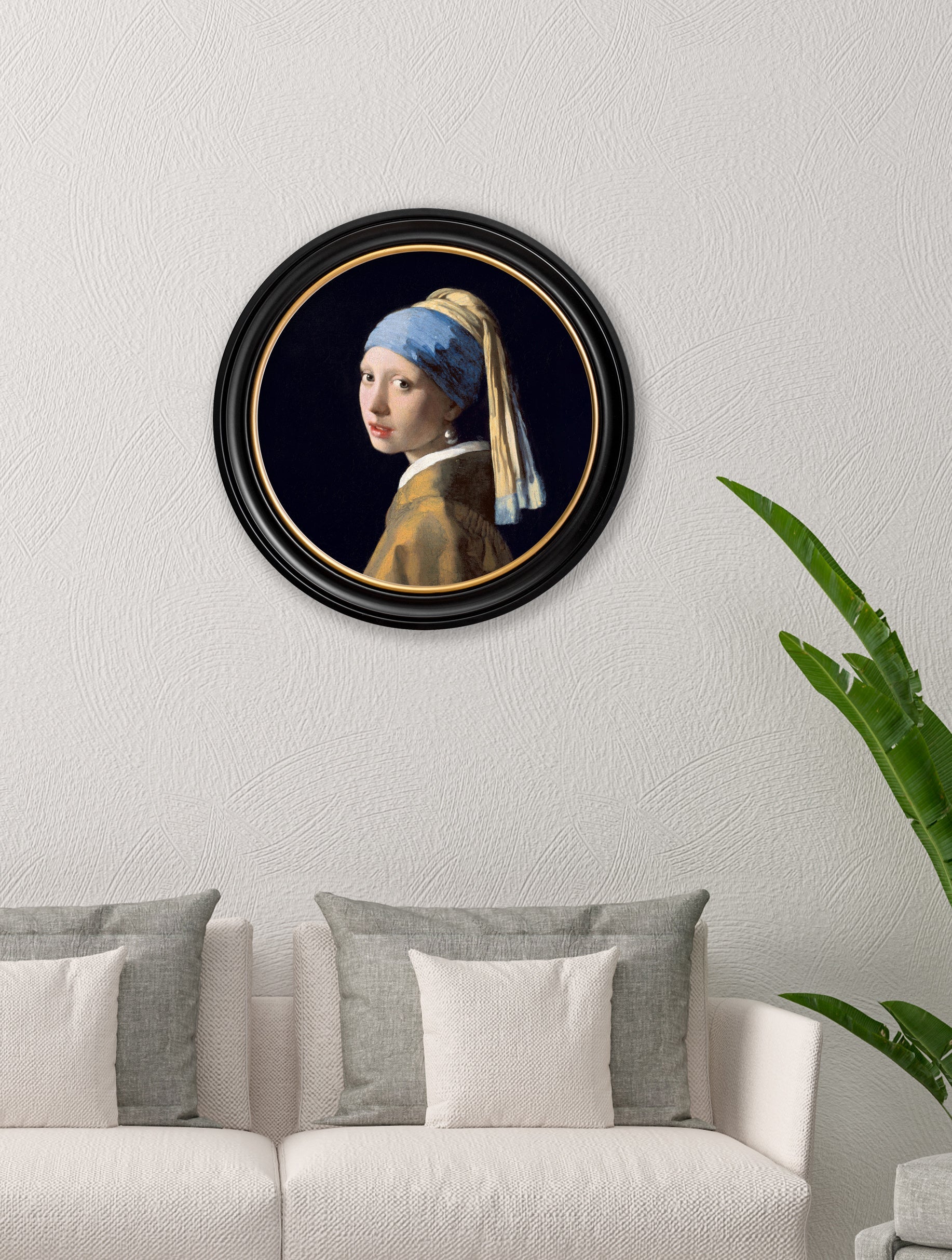 c.1665 Girl with a Pearl Earring - Round Frame J Vermeer
