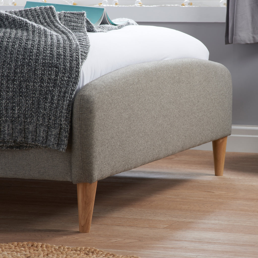 Quebec King Bed