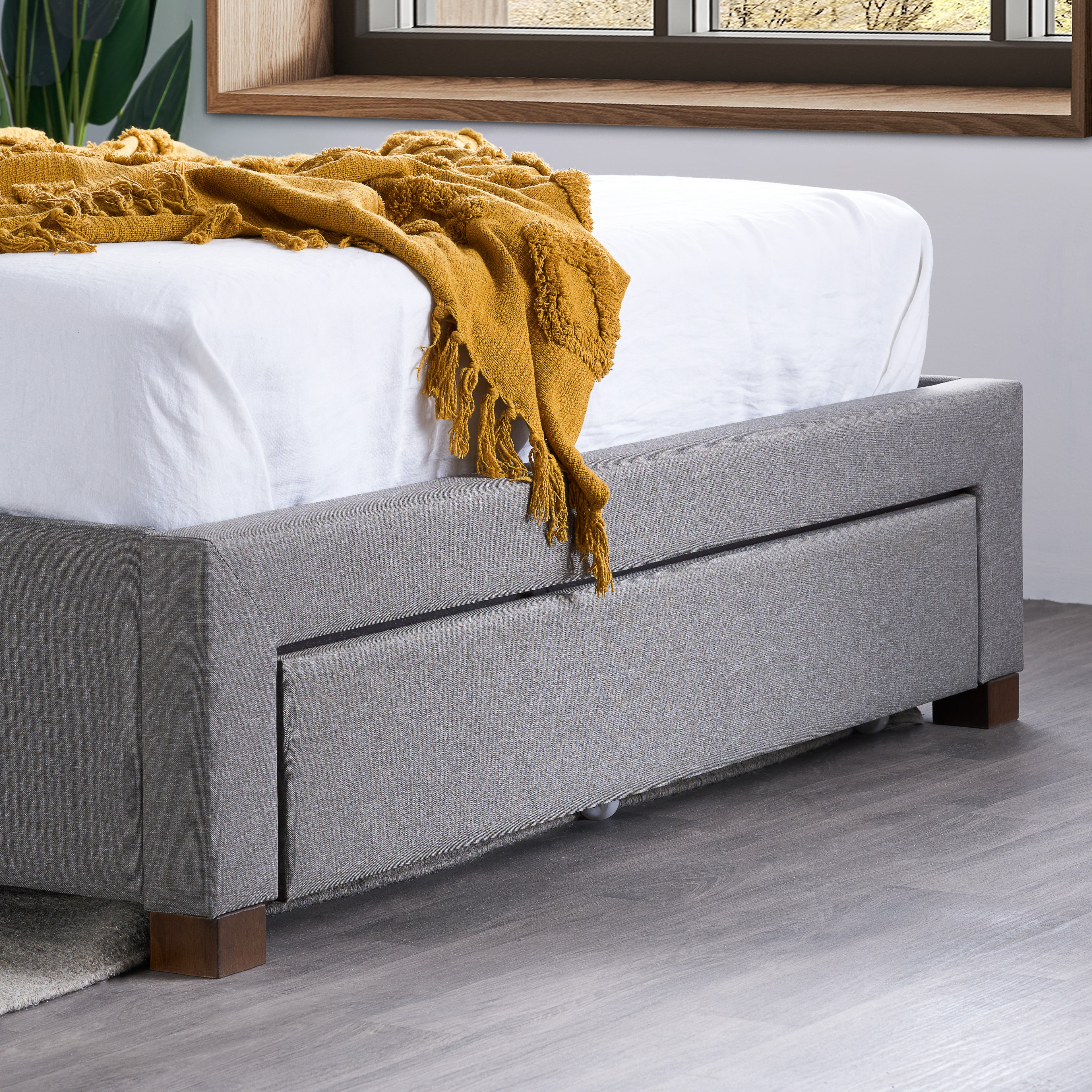 Shelby King Bed