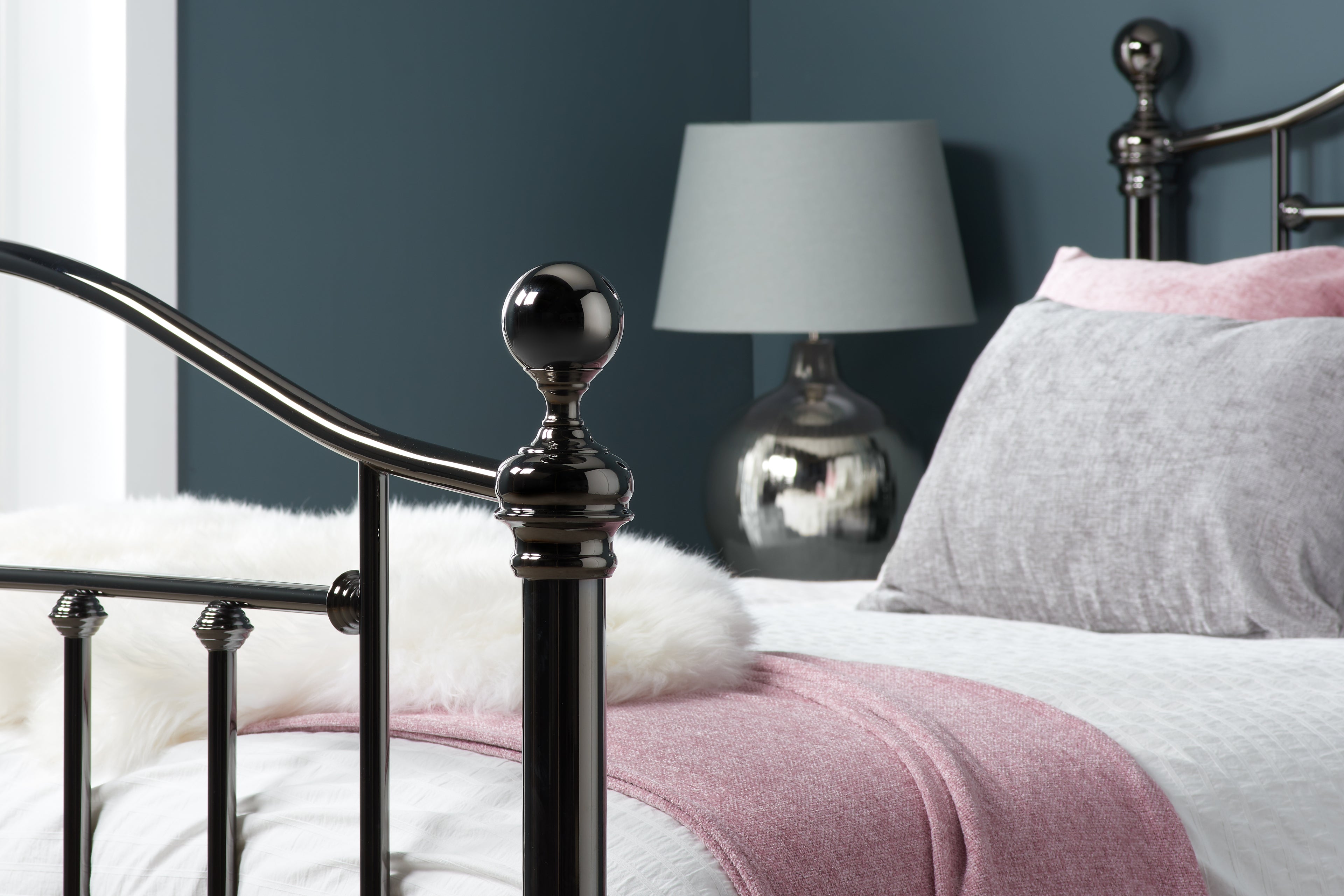 Victoria King Bed