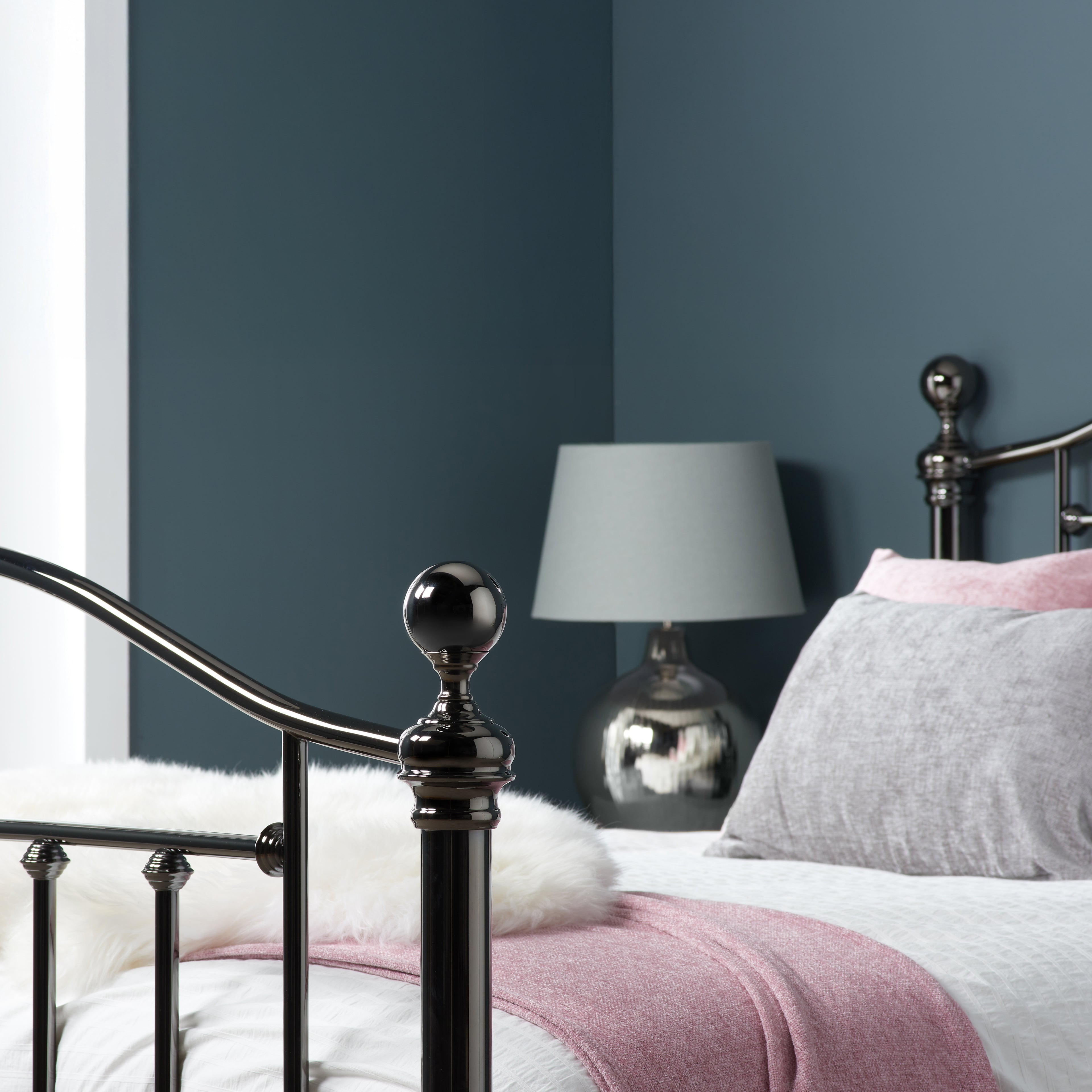 Victoria King Bed