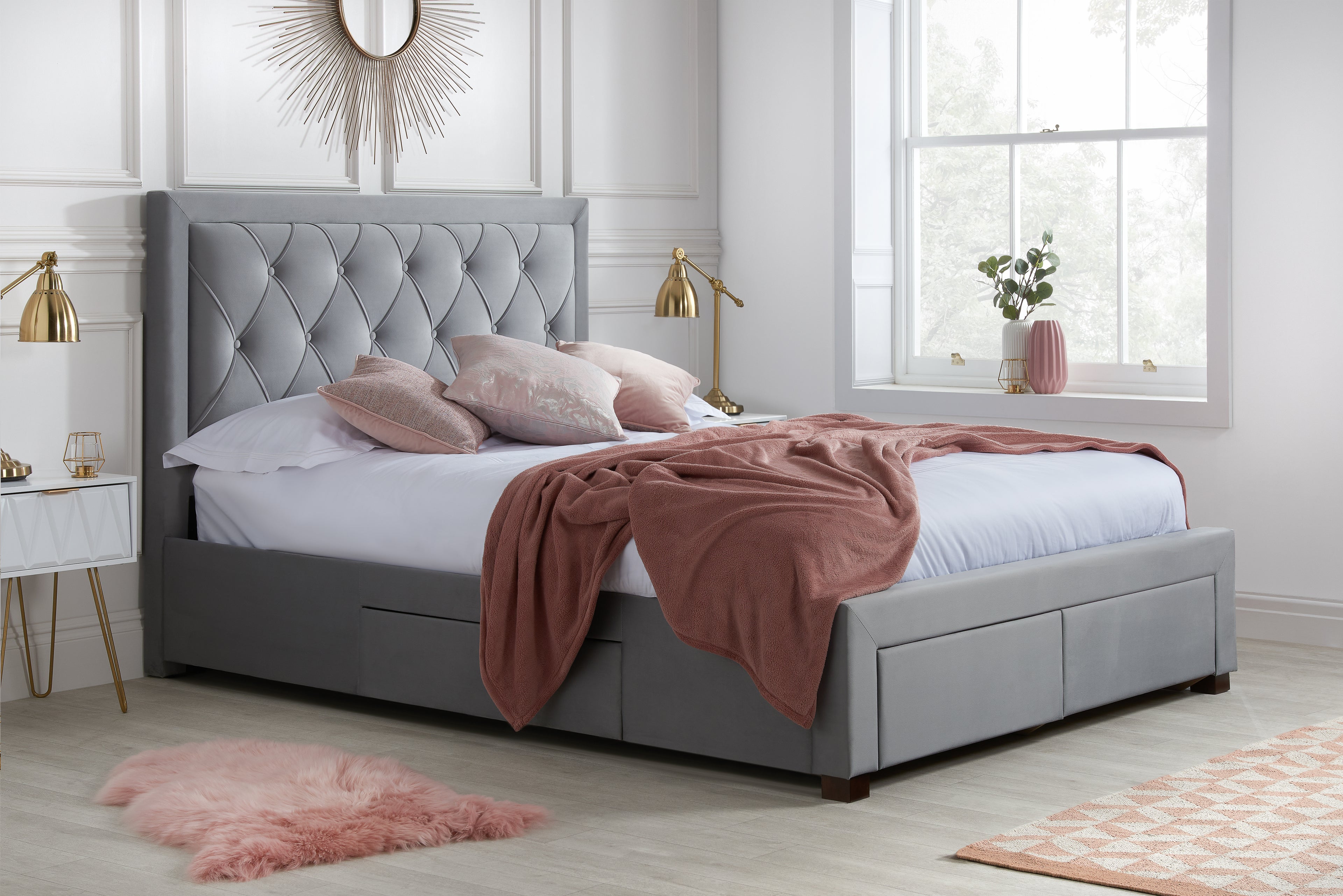 Woodbury Super King Bed