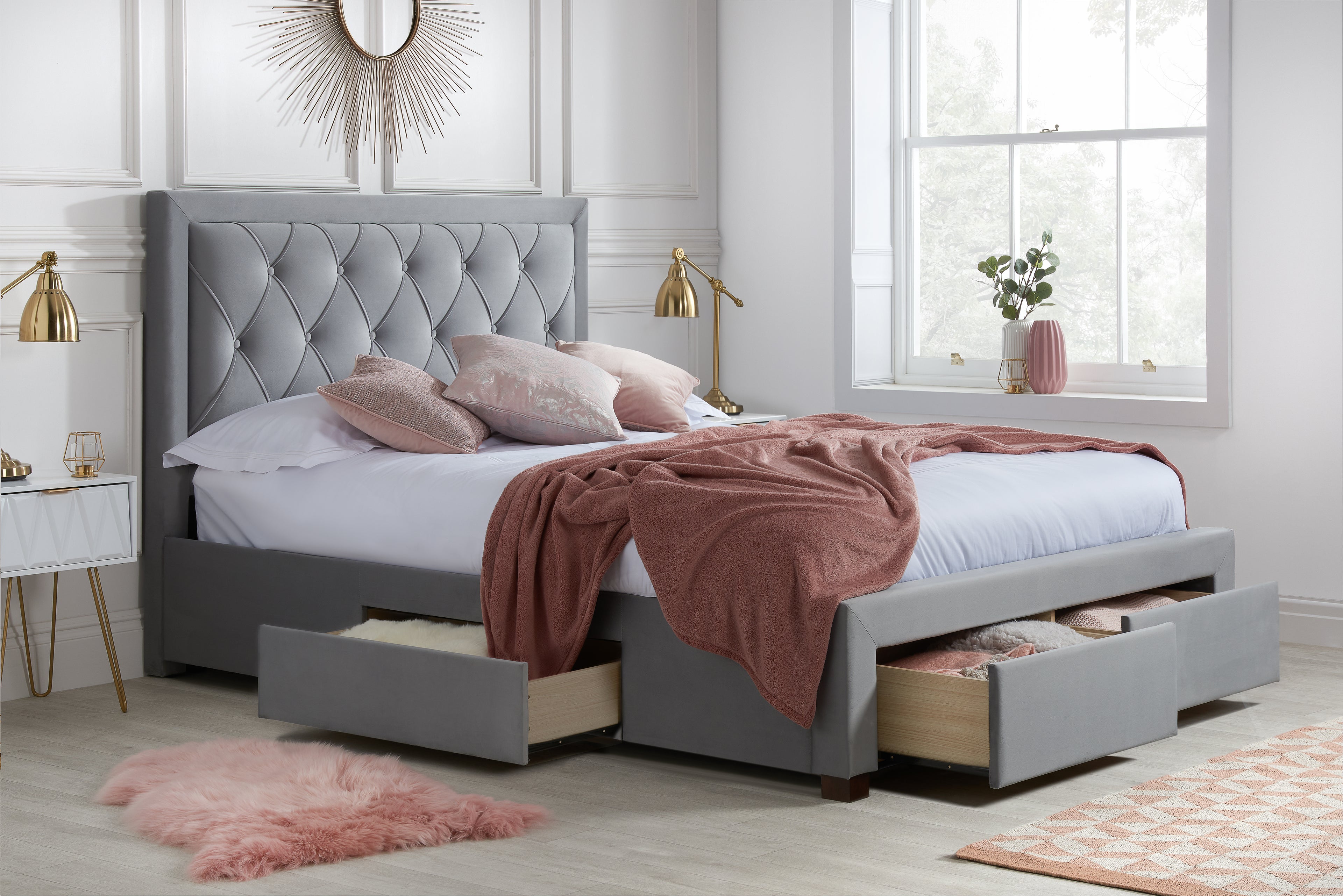 Woodbury Super King Bed