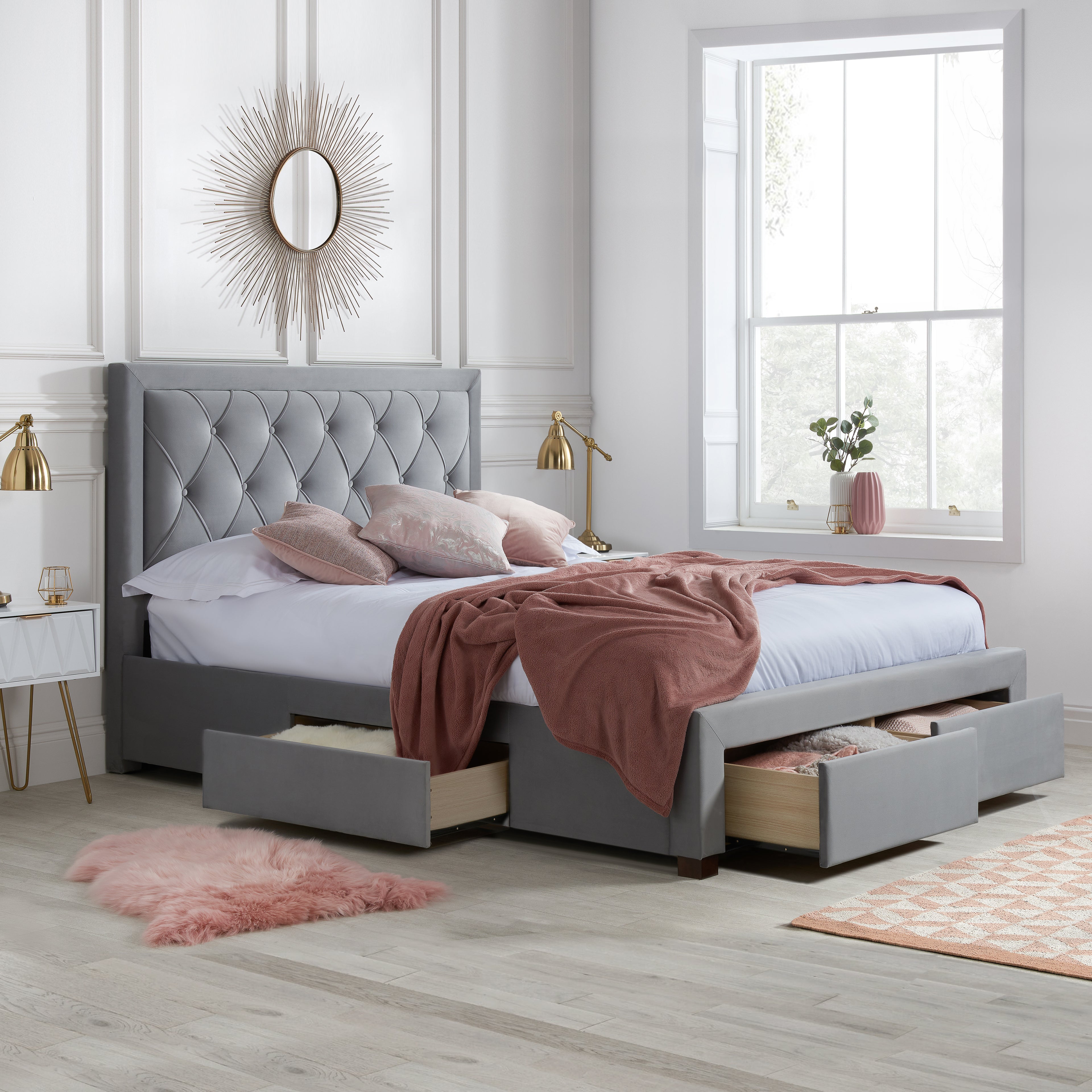 Woodbury Double Bed