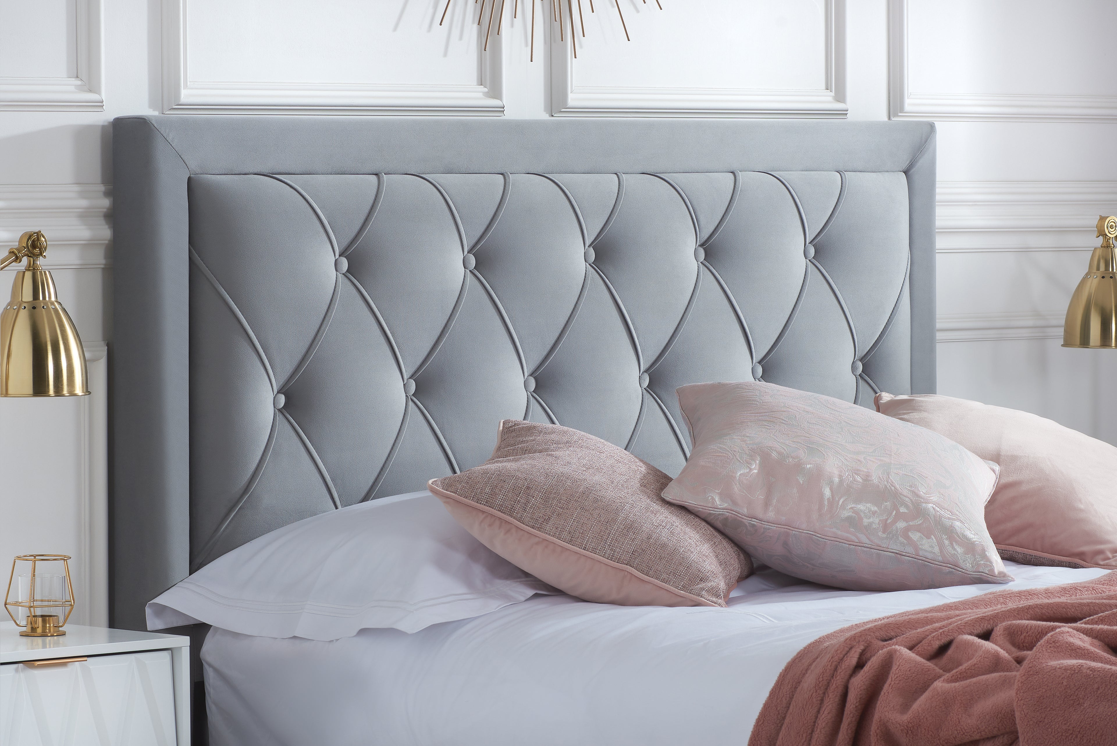Woodbury King Bed