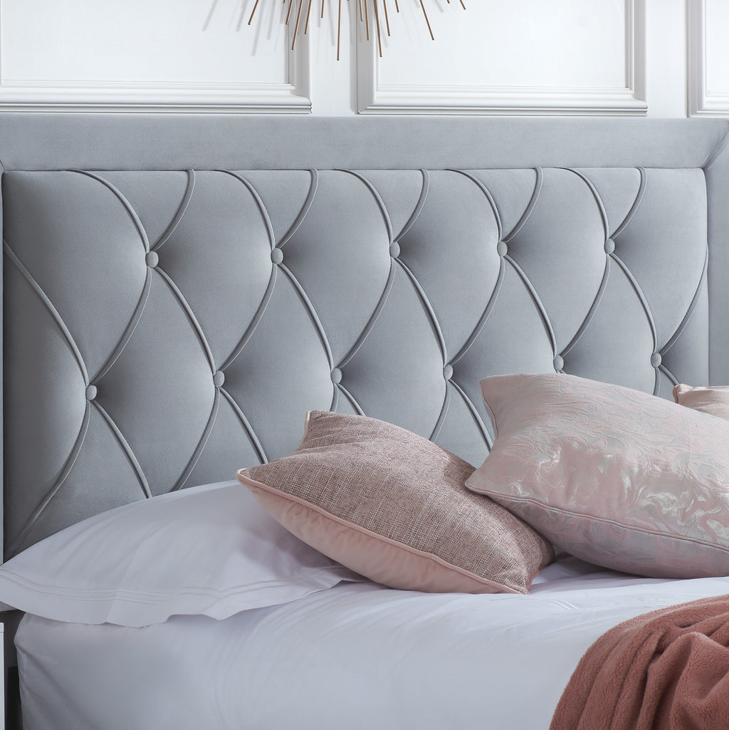 Woodbury King Bed