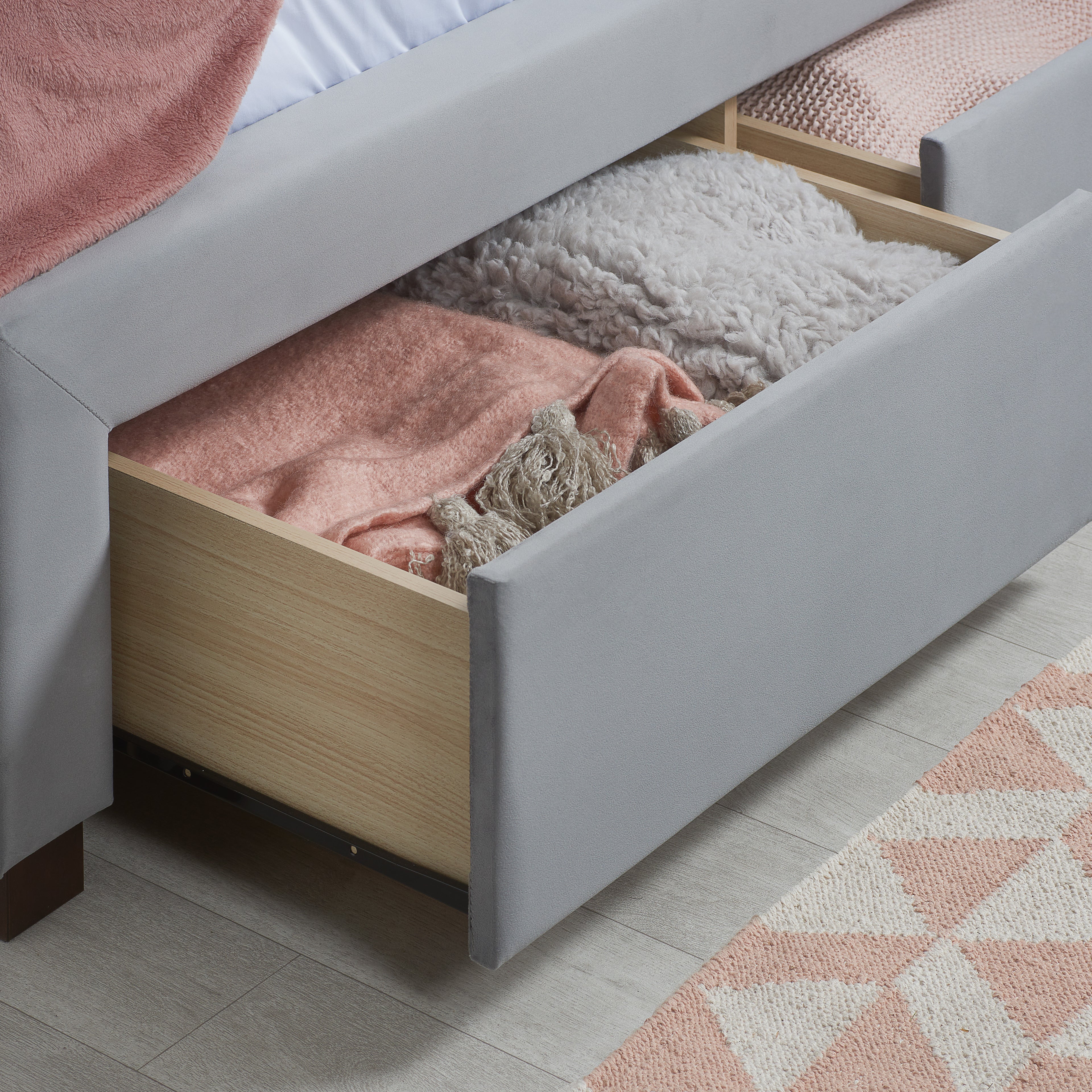 Woodbury Super King Bed