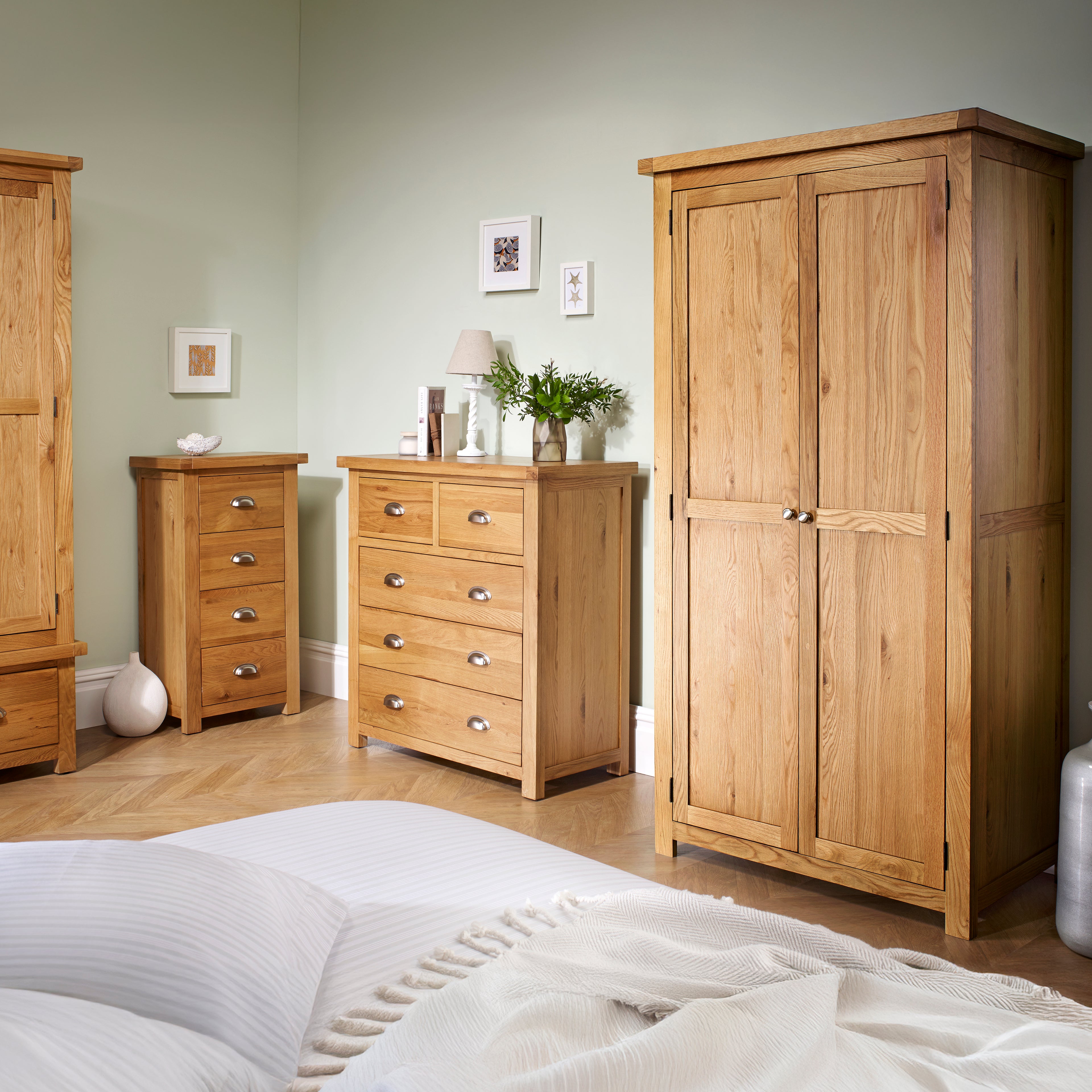 Woburn 2 Door 2 Drawer Wardrobe