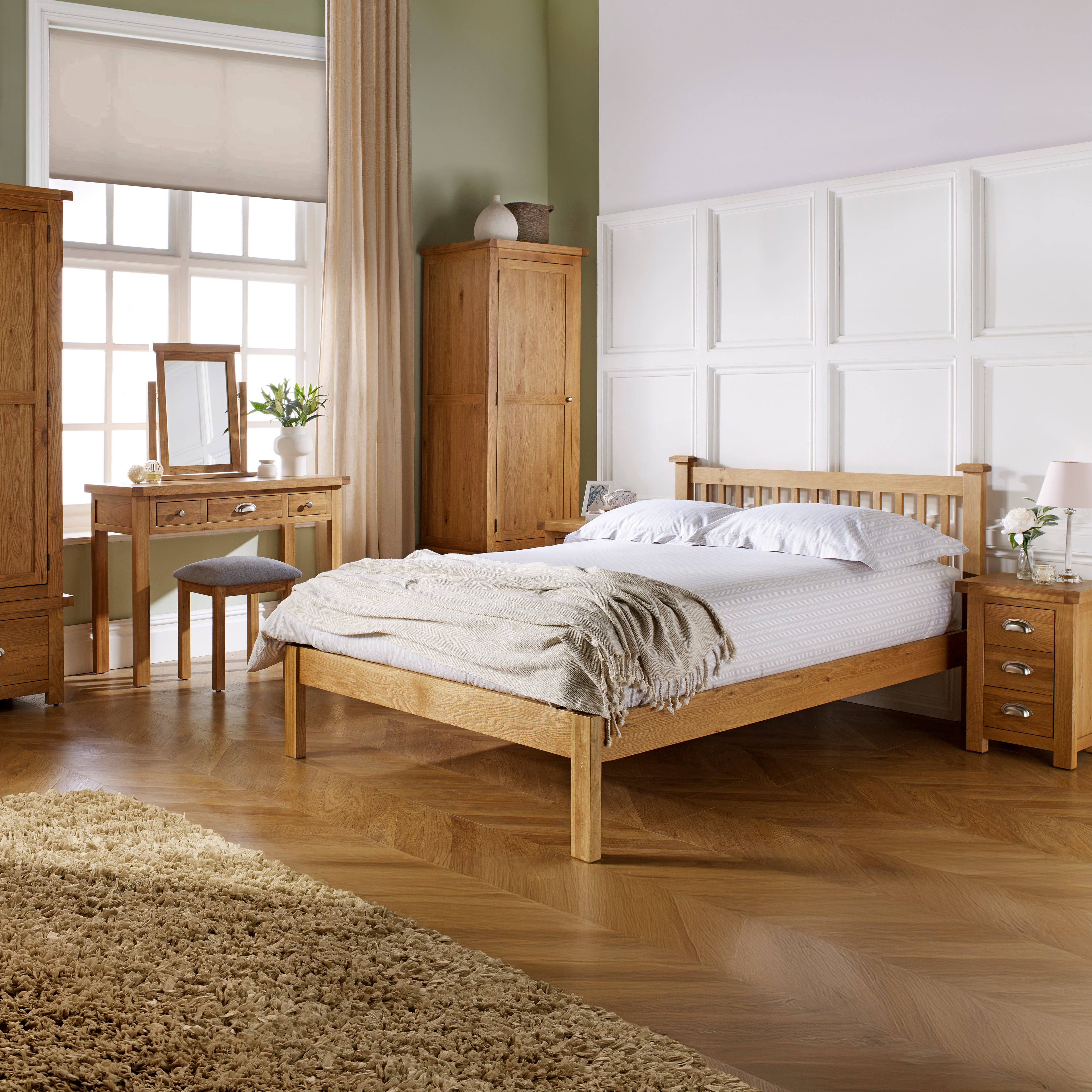 Woburn Small 3 Drawer Bedside