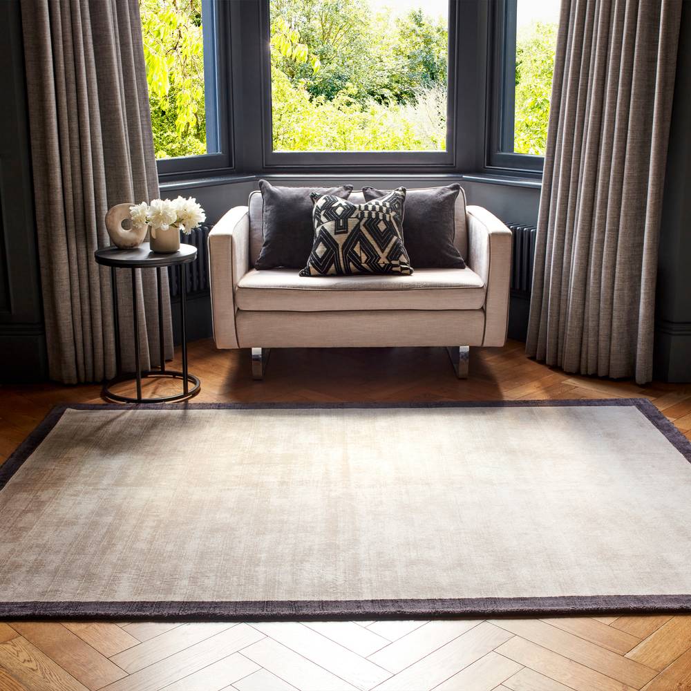 Blade Border 120x170cm Putty/Charcoal 10 Rug
