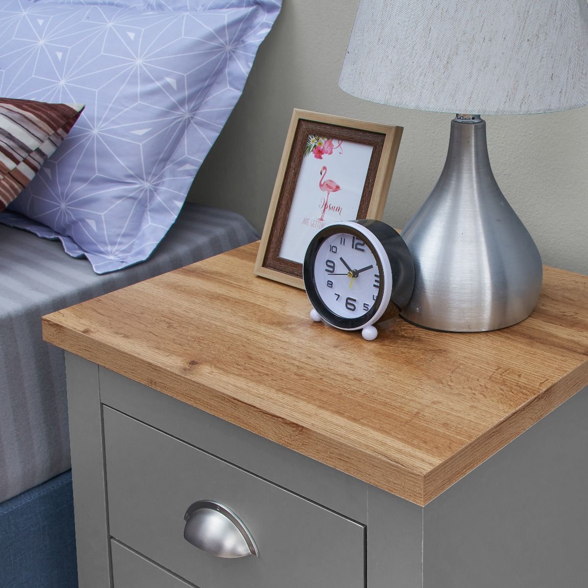 Nightstand with 2 Drawers